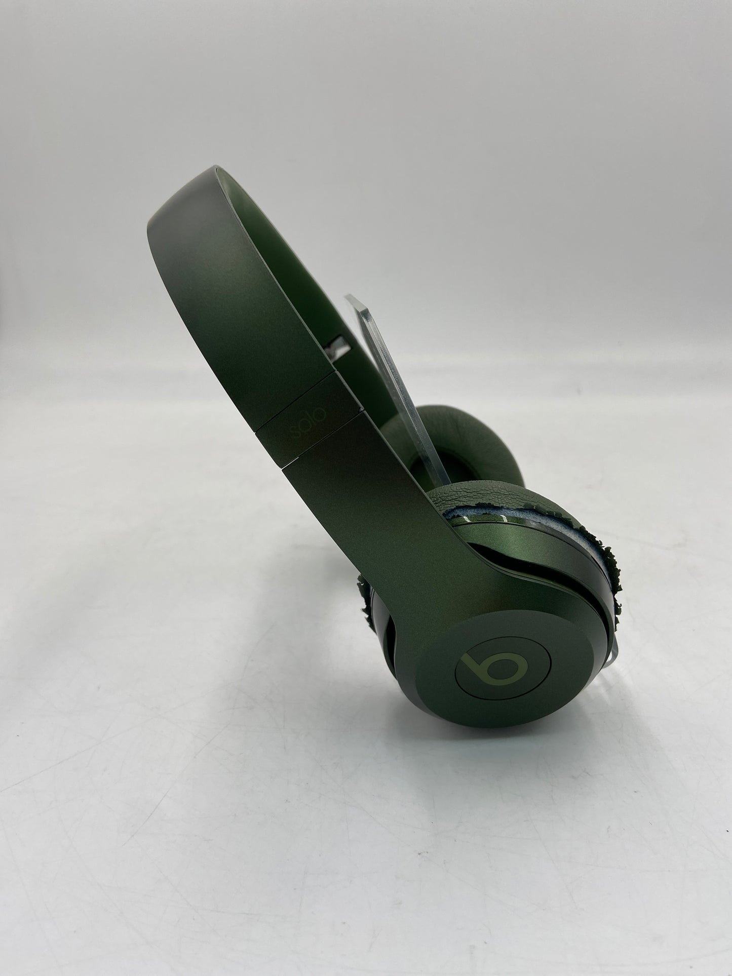 Beats Solo HD Wireless Over-Ear Bluetooth Headphones Hunter Green