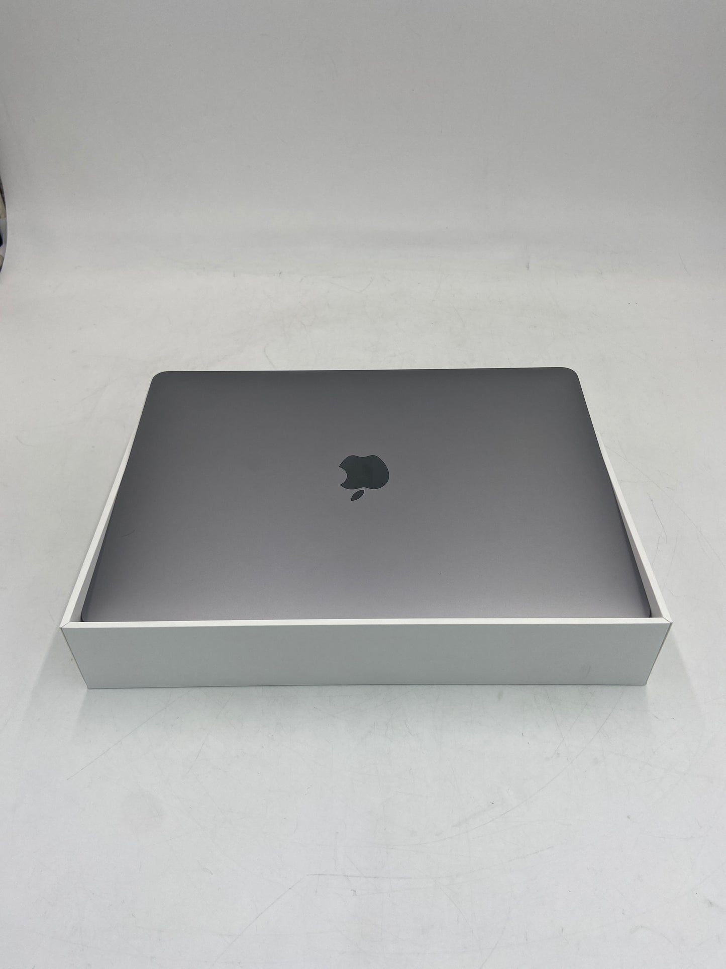 2020 Apple MacBook Air 13" M1 3.2GHz 8GB RAM 128GB SSD Silver A2337