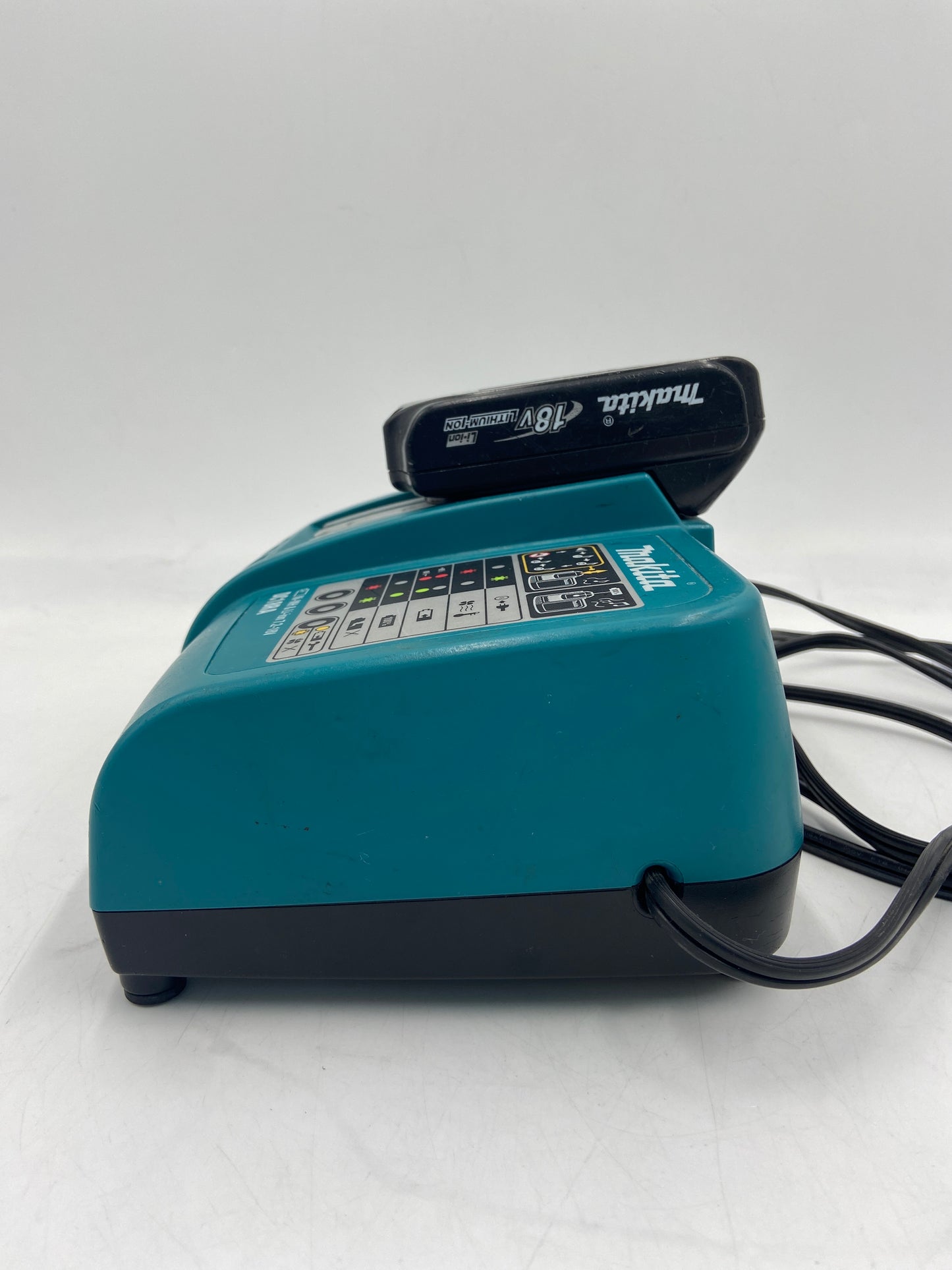 Makita DC18RA 18V Lithium Ion Battery Charger