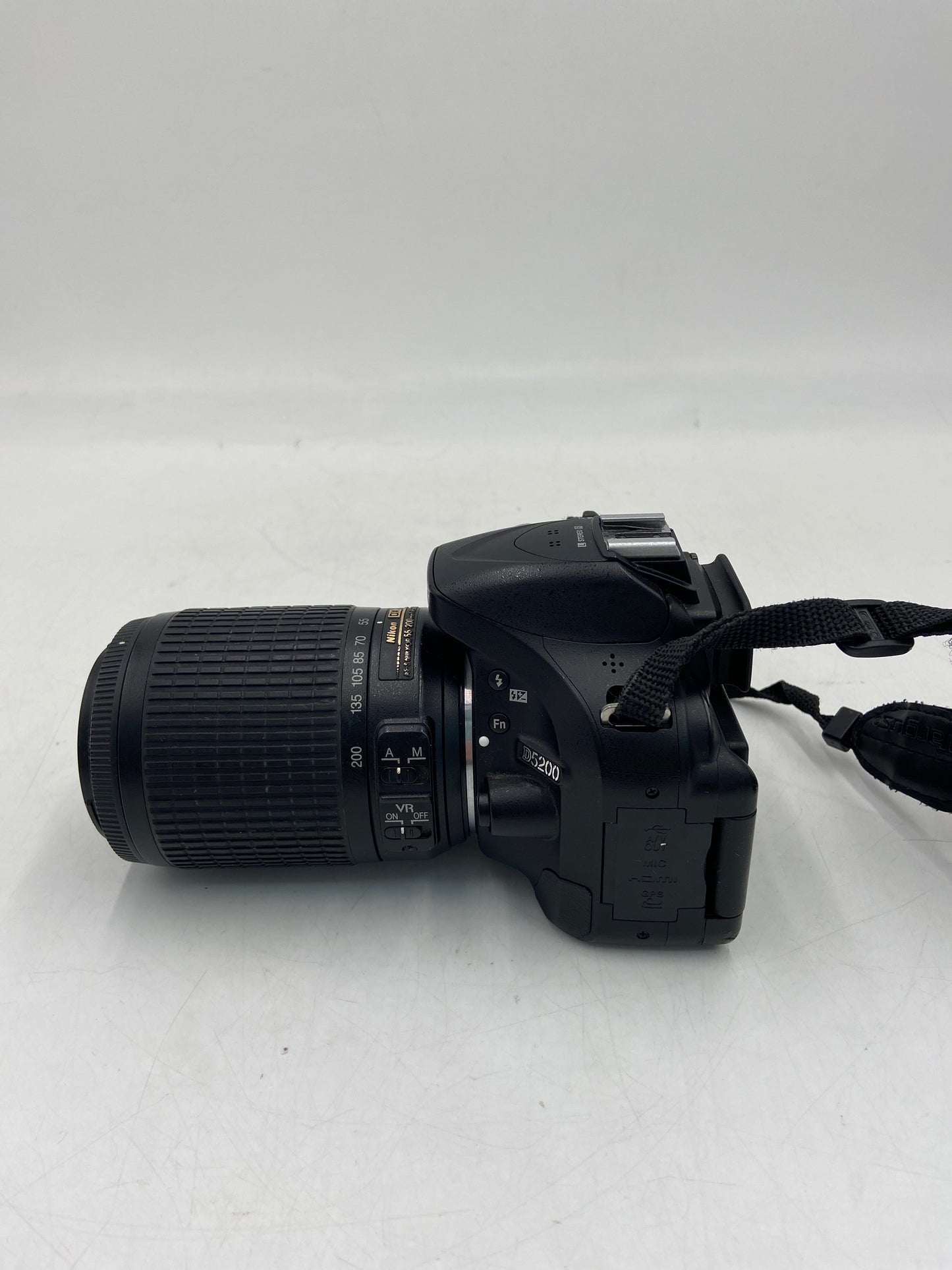 Nikon D5200 DSLR Camera