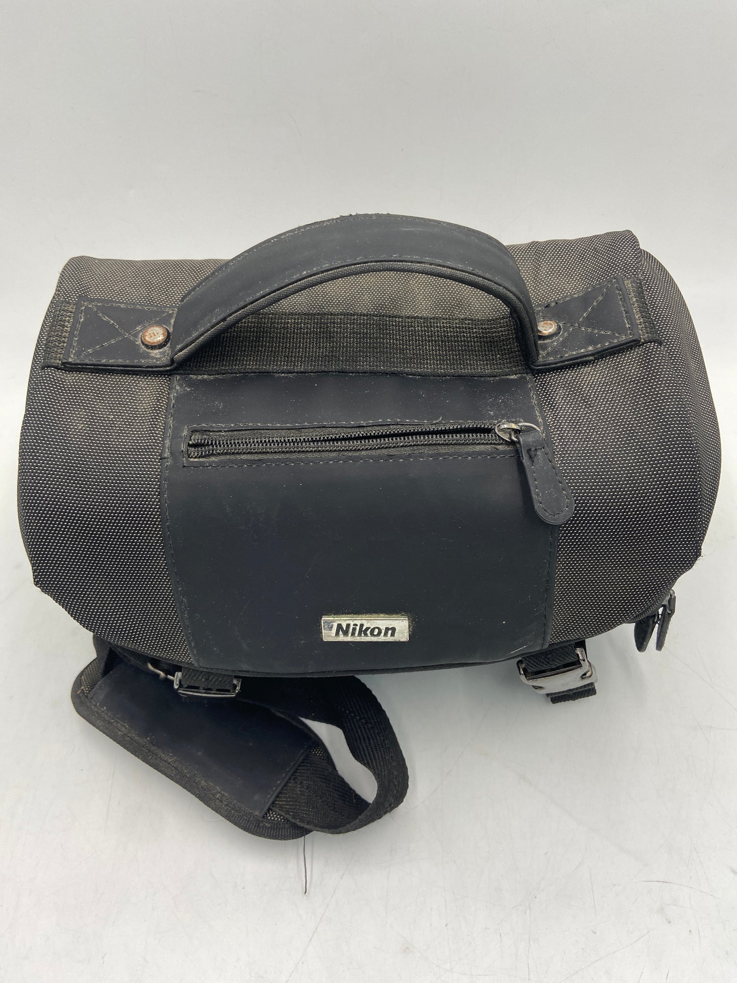 Nikon D90 12.3MP DSLR Camera
