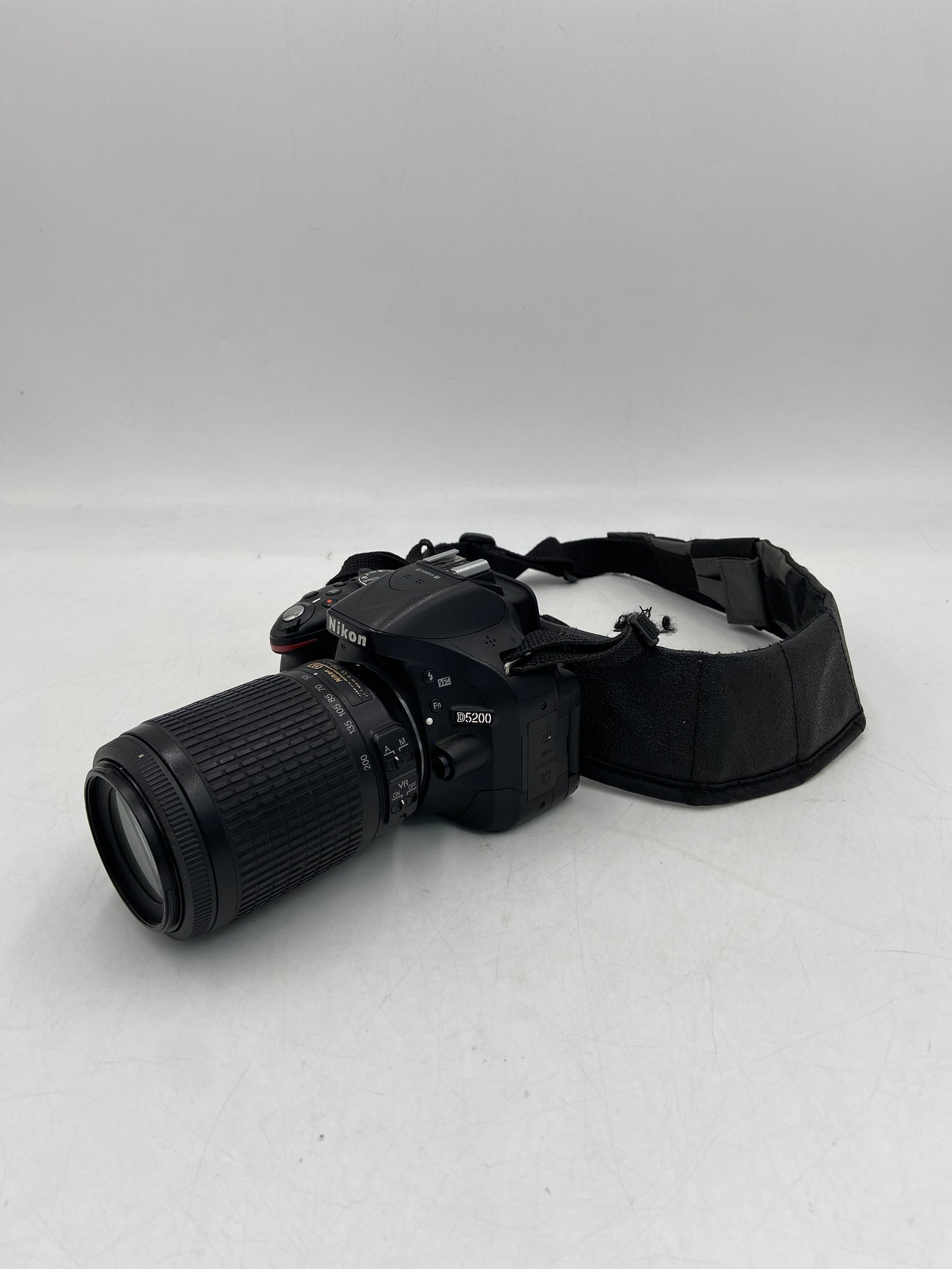 Nikon D5200 DSLR Camera