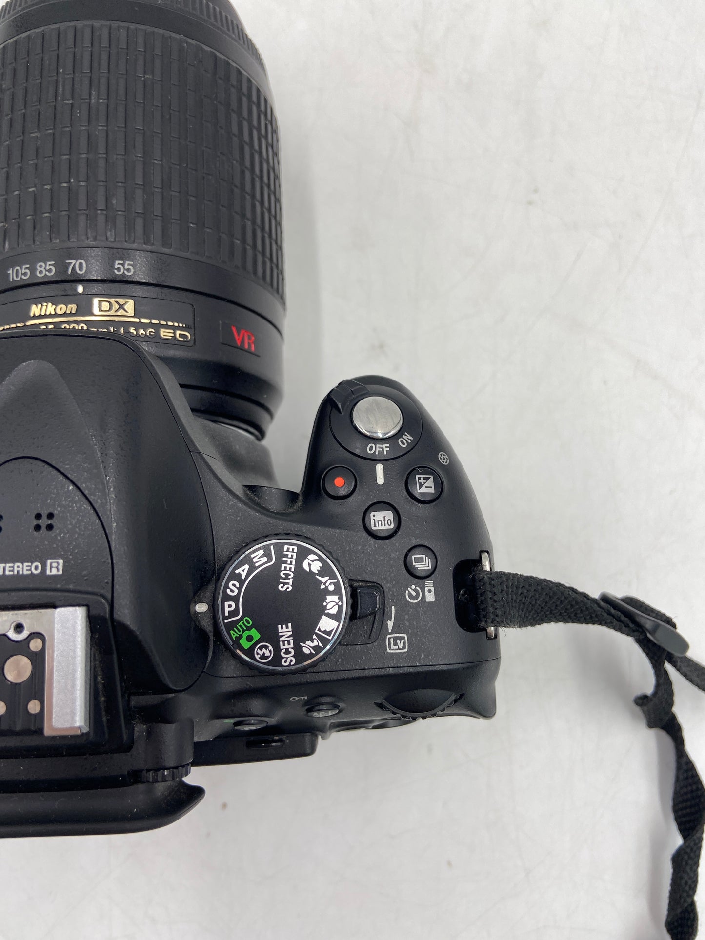 Nikon D5200 DSLR Camera