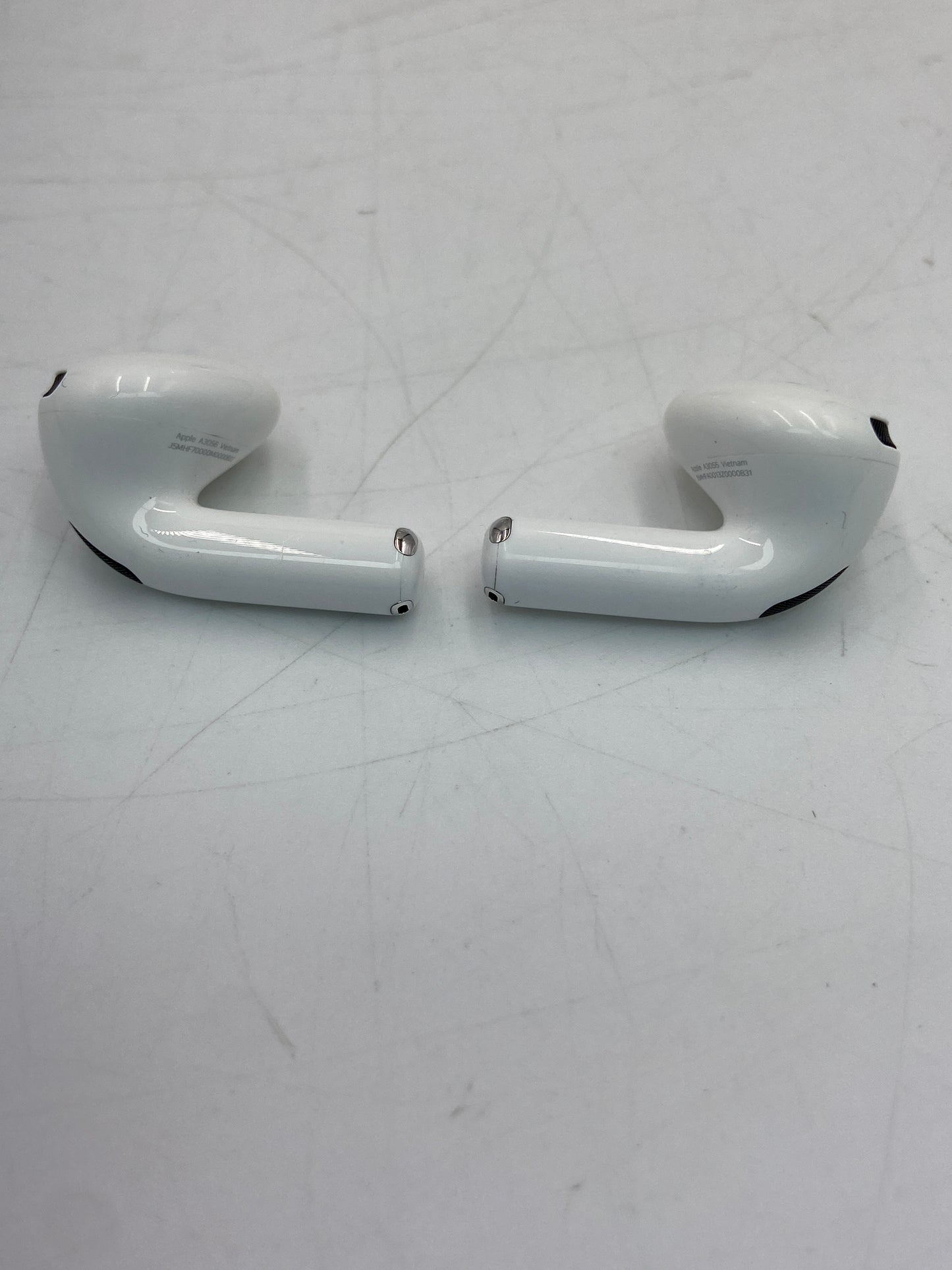 Apple AirPods 4th Gen ANC with MagSafe Charging Case A3056 A3055 A3059 MXP93LL/A Wireless In-Ear Bluetooth Headphones