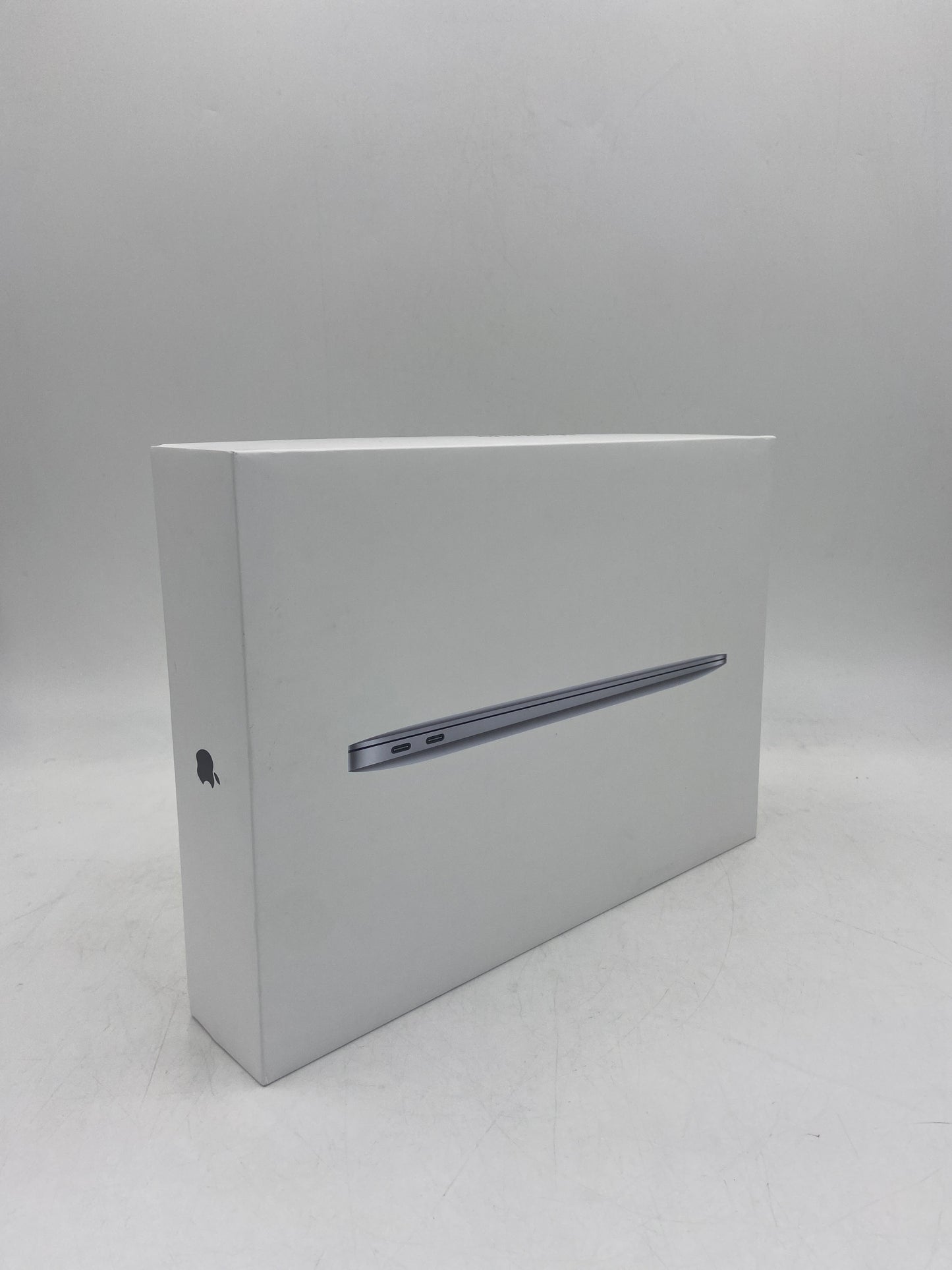 2020 Apple MacBook Air 13" M1 3.2GHz 8GB RAM 128GB SSD Silver A2337