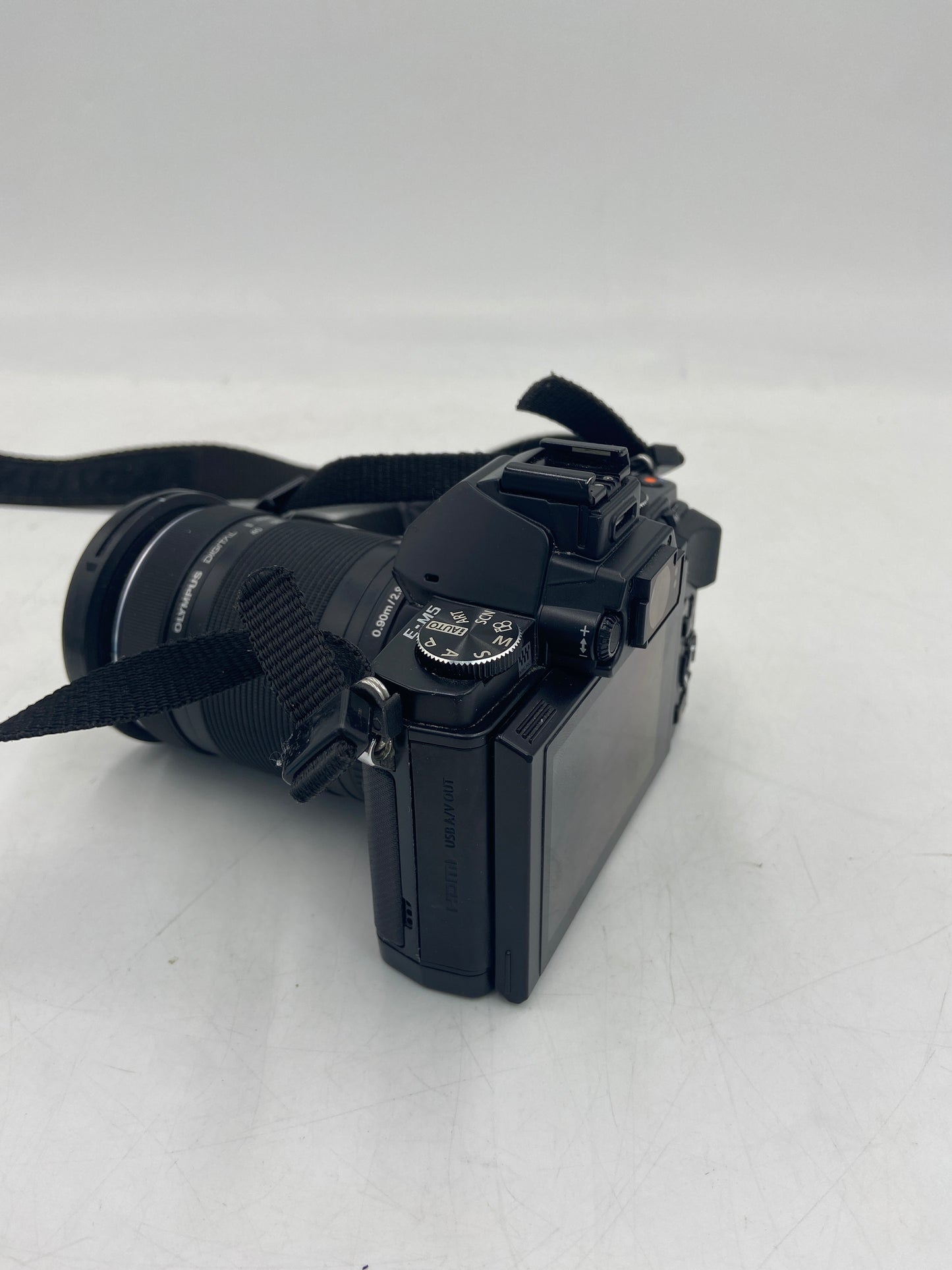 Olympus E-M5 Japan Version 16.0MP Digital SLR DSLR Camera