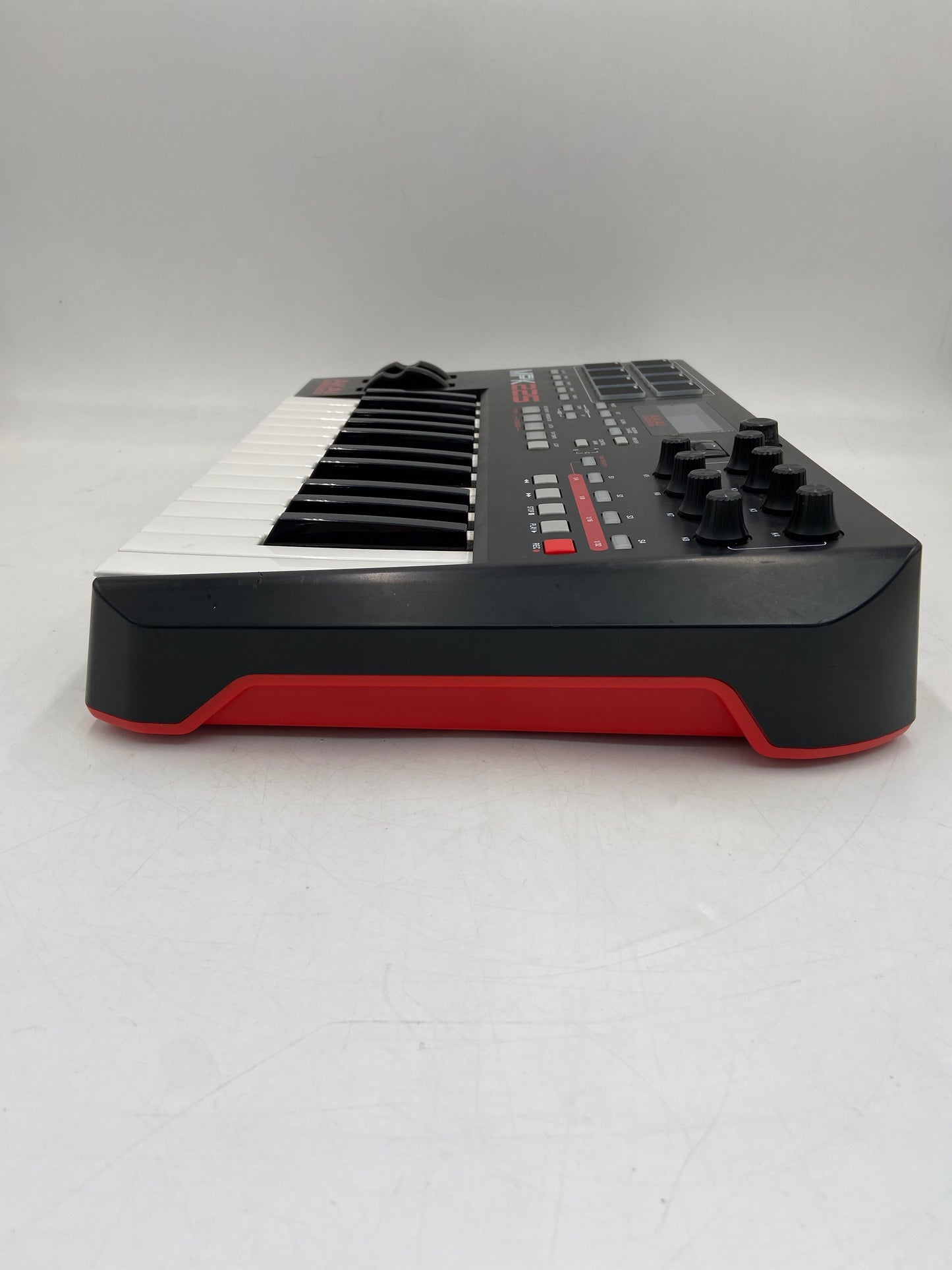 Akai Professional MPK225 Keyboard Controller