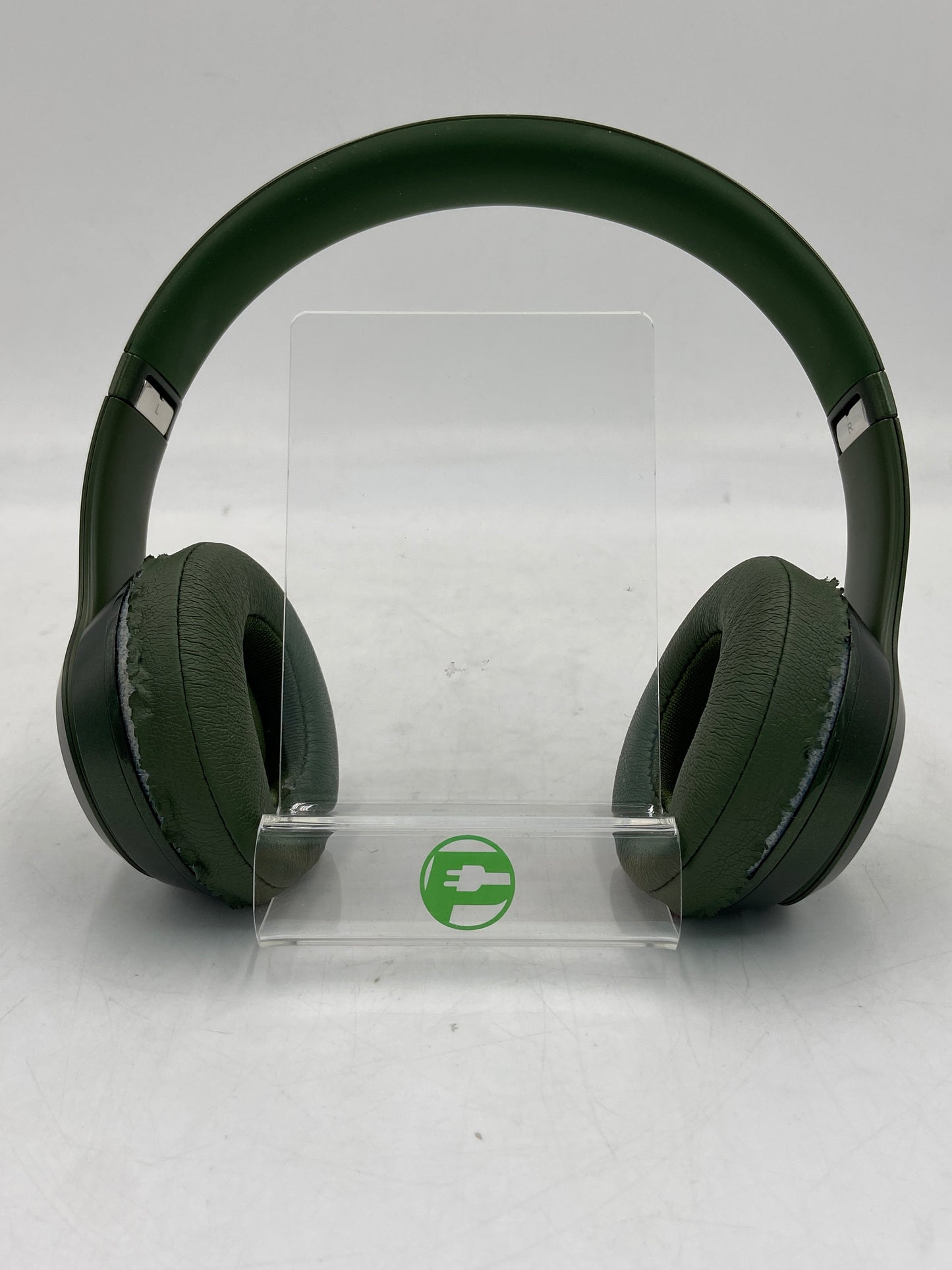 Beats Solo HD Wireless Over-Ear Bluetooth Headphones Hunter Green