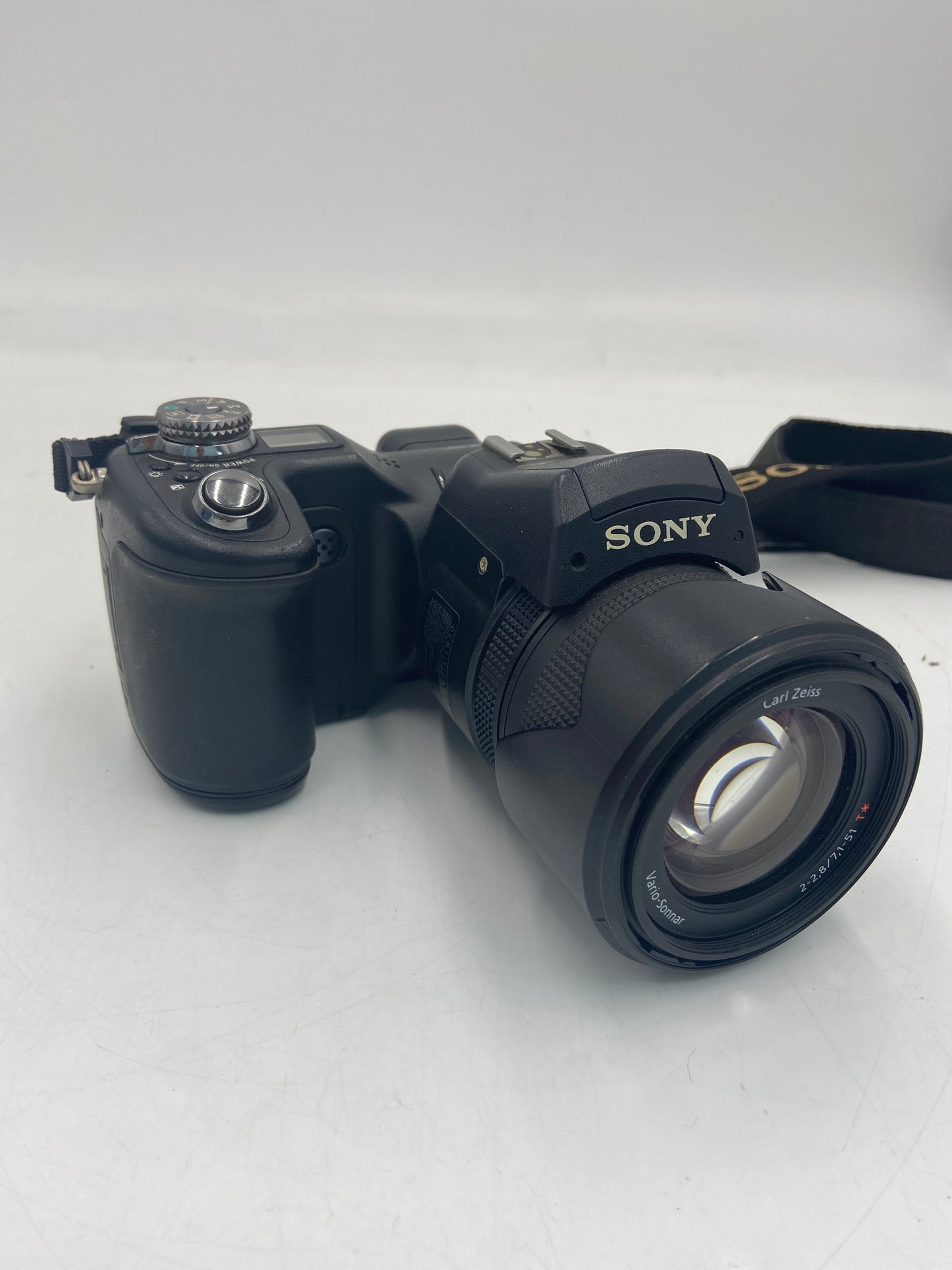 Broken SONY Cyber-Shot Digital Camera DSC-F828