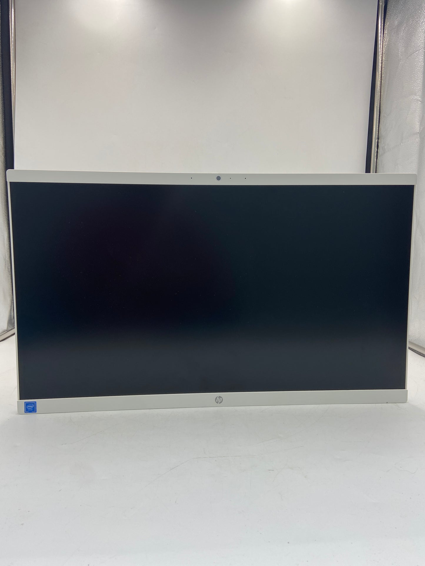 HP 22-dg0024 celeron j4025 4GB RAM 128GB SSD uhd graphics 600