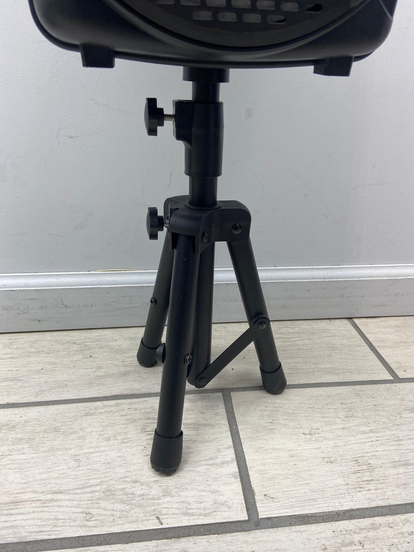 QFX BT-89 Portable Battery Speaker