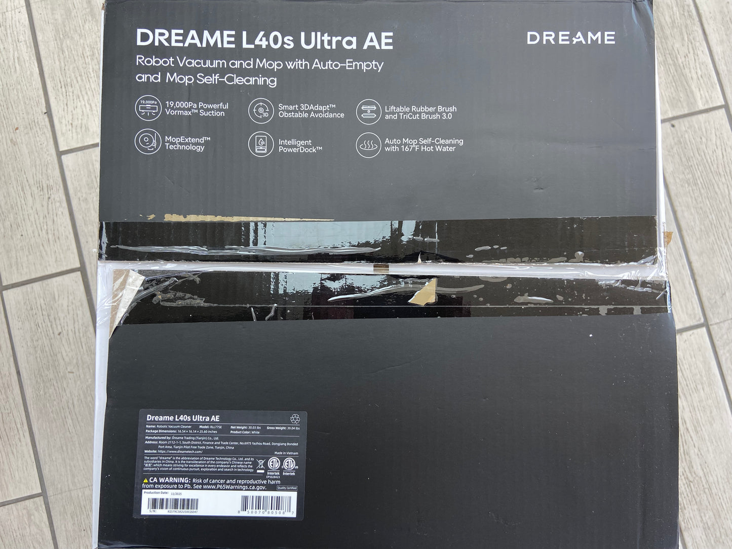 New Open Box Dreame L40s Ultra AE Robotic Vacuum Cleaner RLL77SE White