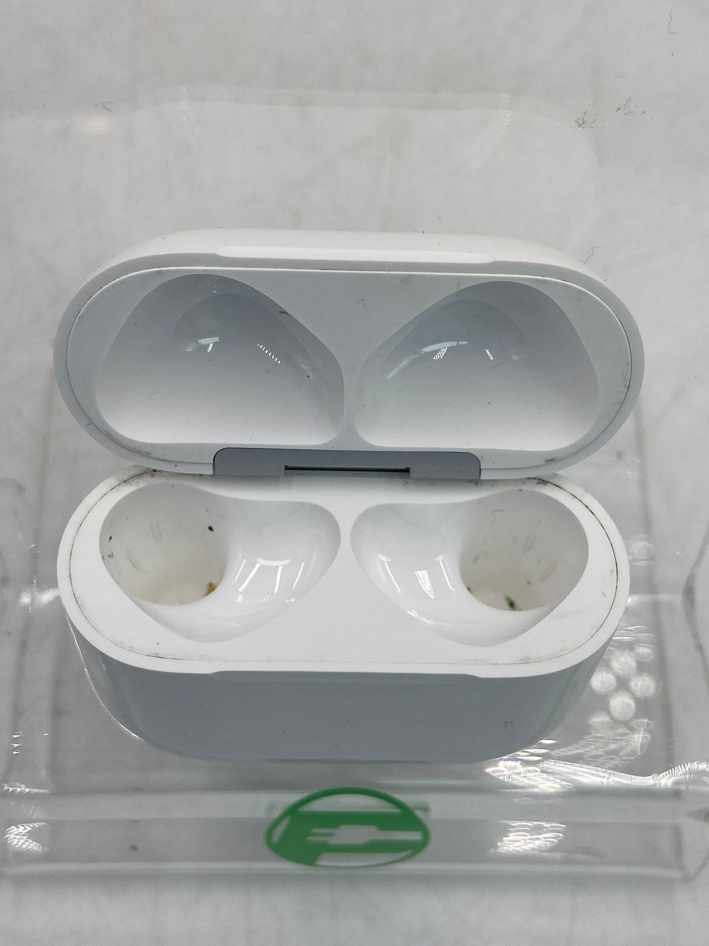 Apple AirPods 4th Gen ANC with MagSafe Charging Case A3056 A3055 A3059 MXP93LL/A Wireless In-Ear Bluetooth Headphones