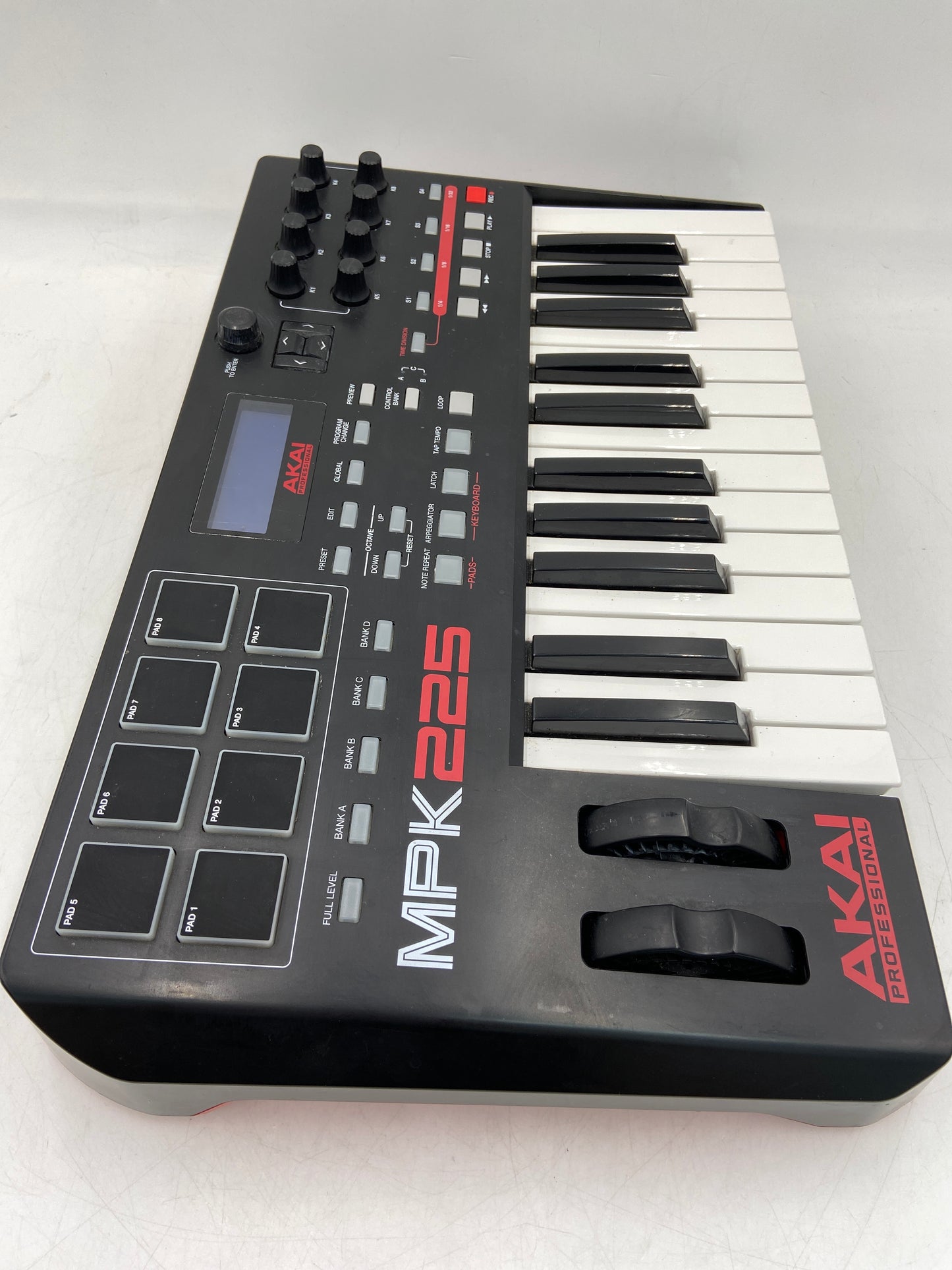 Akai Professional MPK225 Keyboard Controller