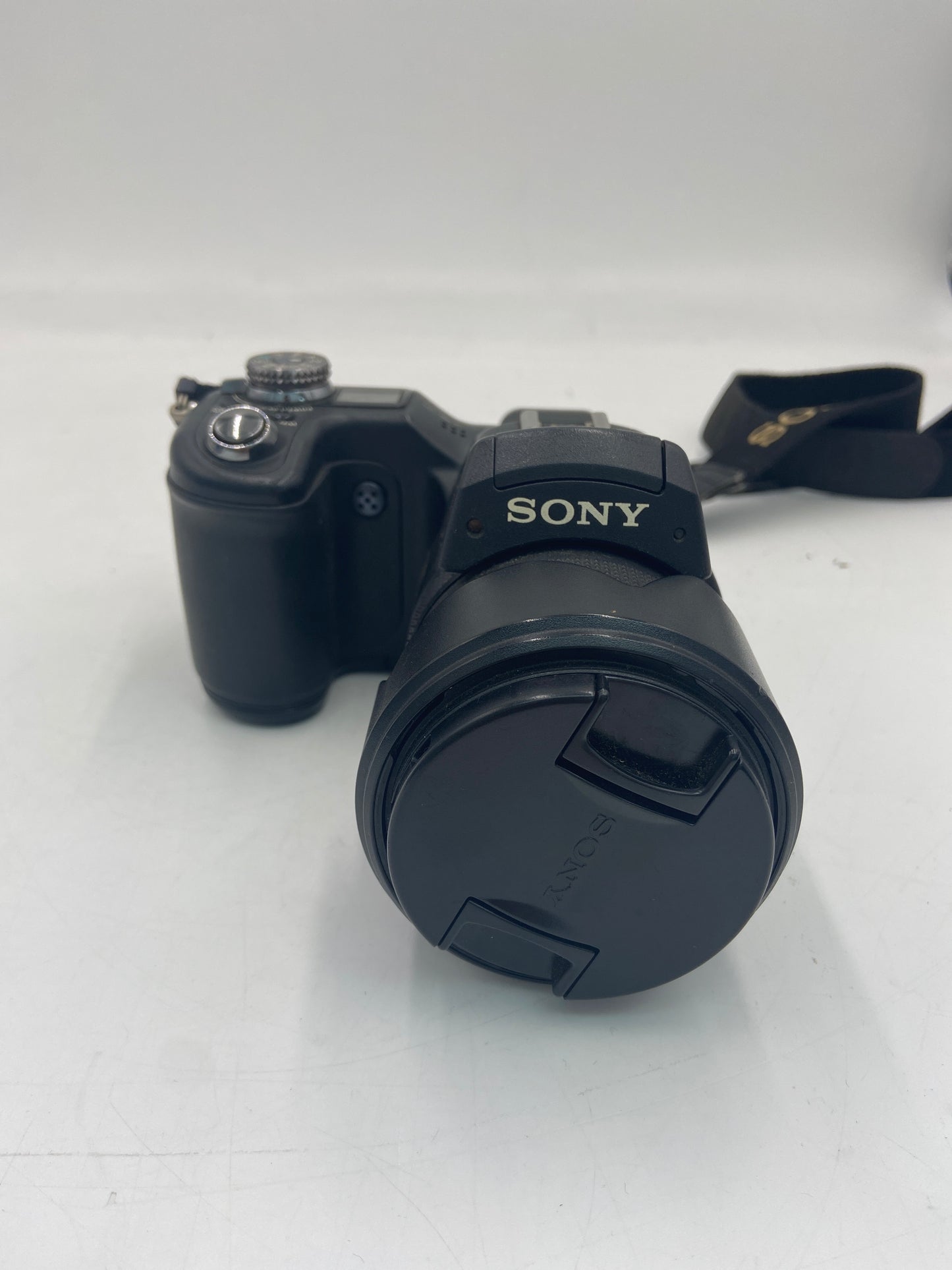 Broken SONY Cyber-Shot Digital Camera DSC-F828