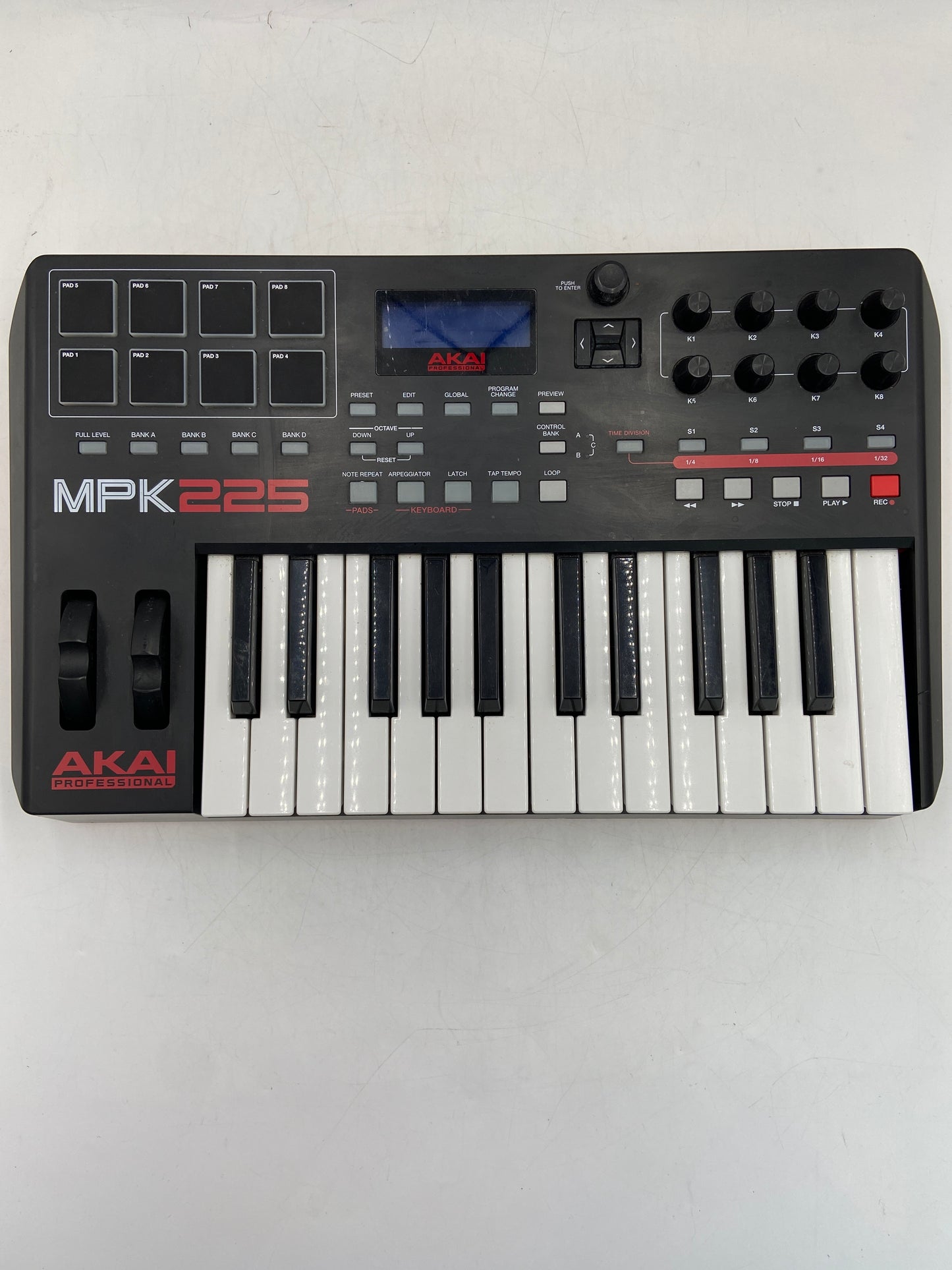 Akai Professional MPK225 Keyboard Controller