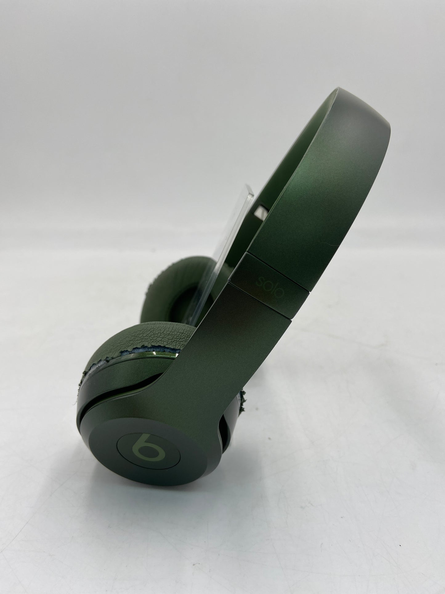 Beats Solo HD Wireless Over-Ear Bluetooth Headphones Hunter Green