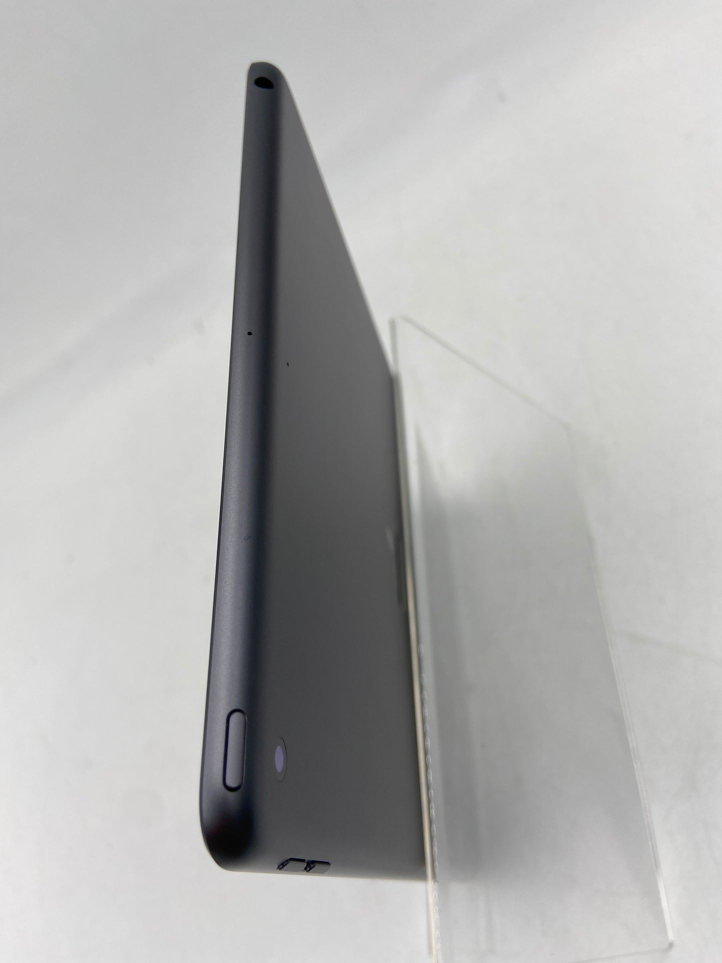 WiFi Only Apple iPad 9th Gen 64GB Space gray MK2K3LL/A