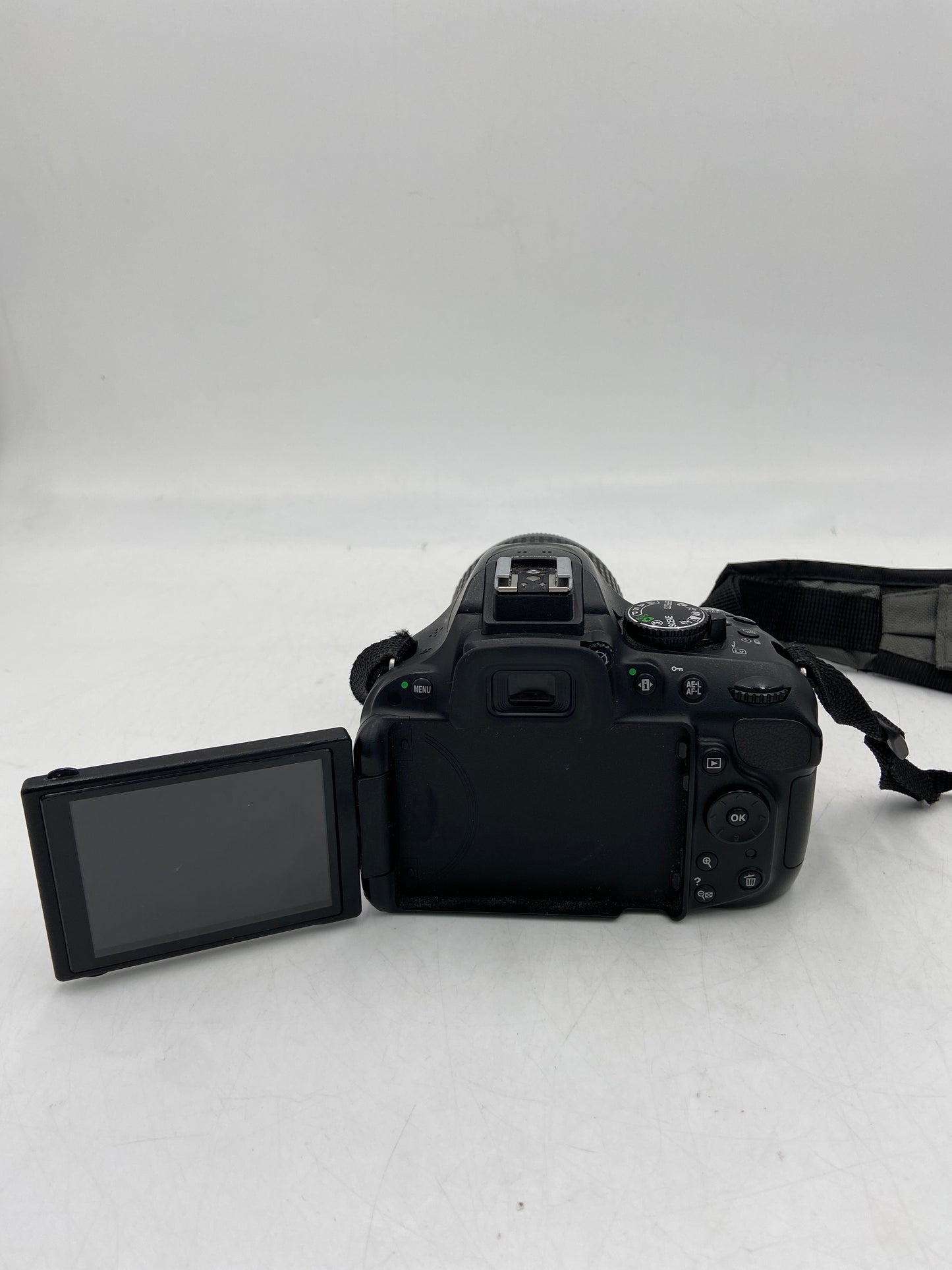 Nikon D5200 DSLR Camera