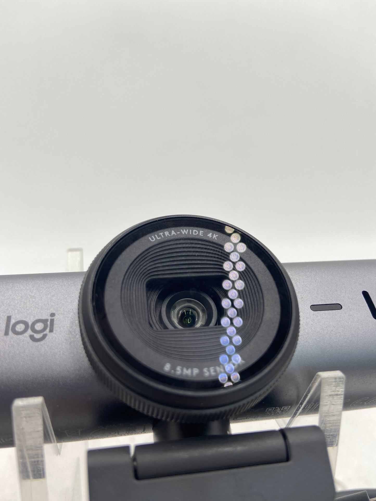 Logitech MX Brio Ultra Wide 4K 8.5MP Sensor Webcam VU0066 Gray With Wire