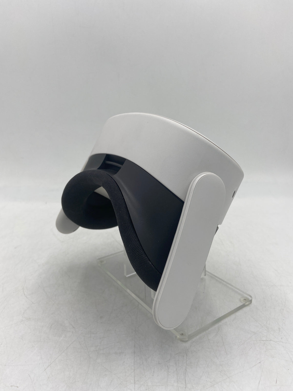 Meta Quest 3S 128GB Standalone All-in-One VR Headset P97