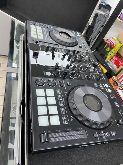 Pioneer DJ DDJ-800 2-channel DJ controller