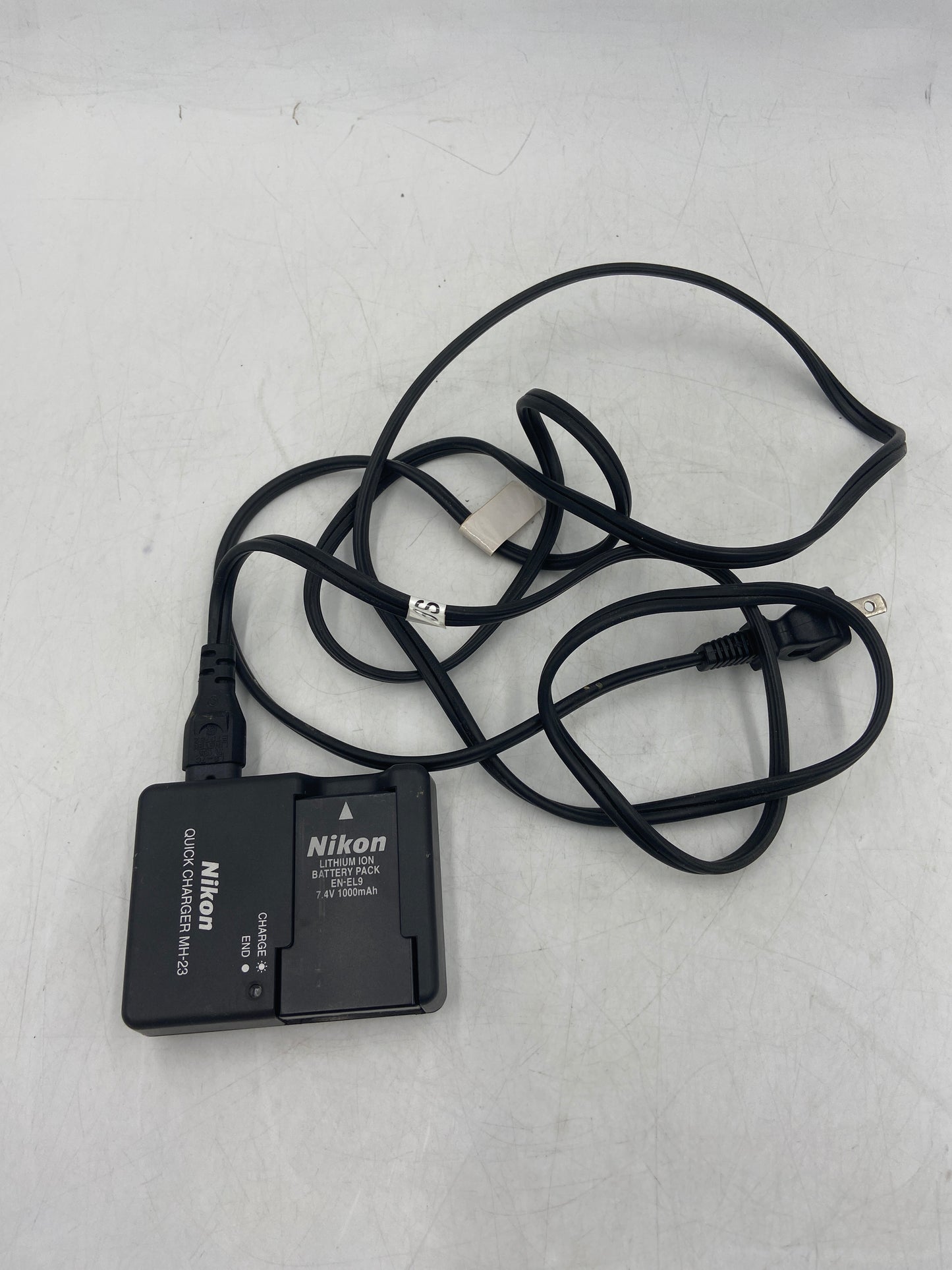 Nikon D3000 10.2MP Digital SLR DSLR Camera