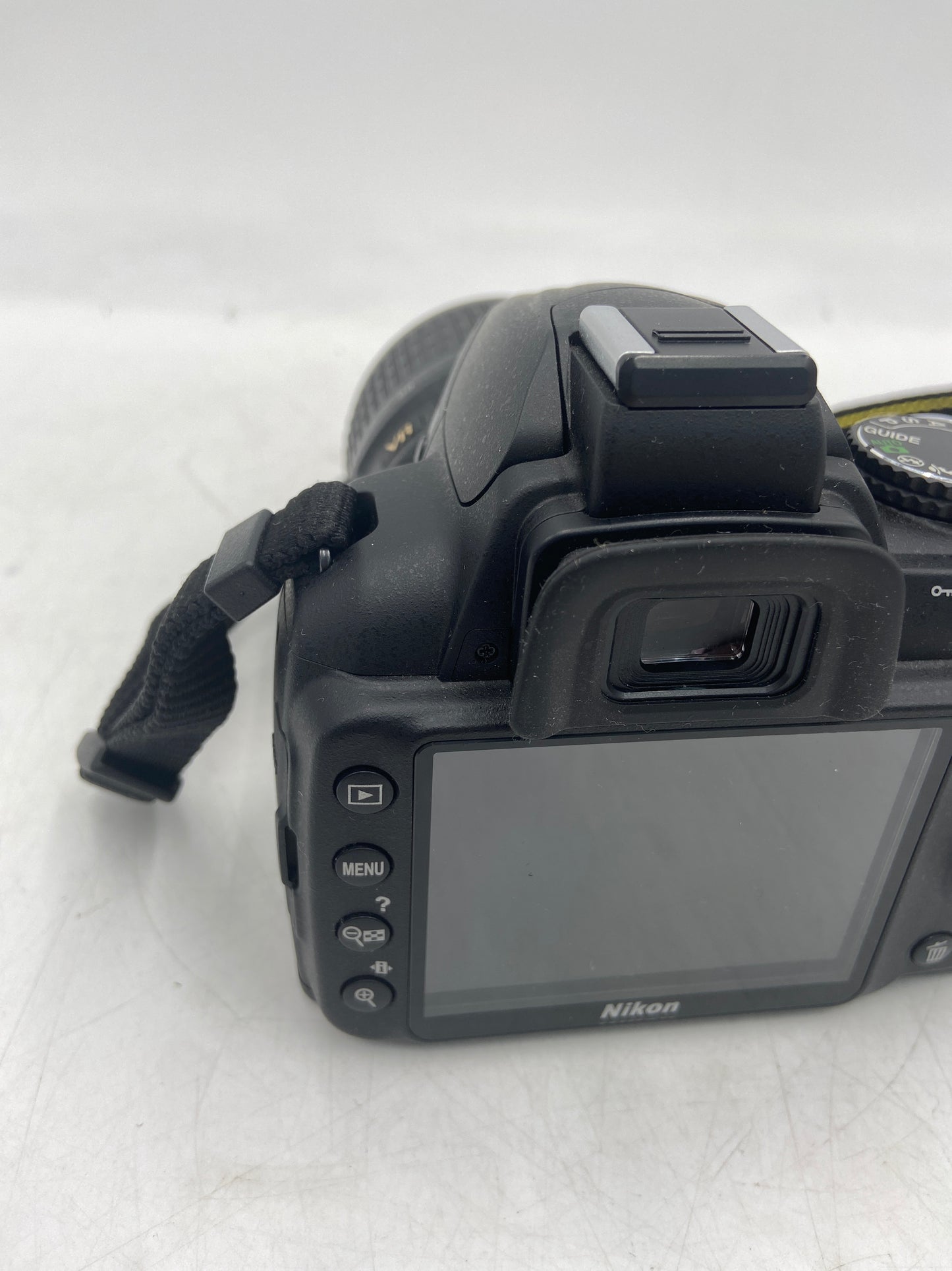 Nikon D3000 10.2MP Digital SLR DSLR Camera