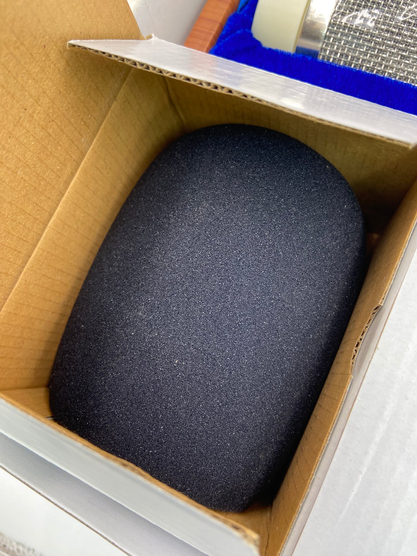 New MXL MXL-4000 Wooden Box 20Hz - 20kHz Multi-Pattern Studio Condenser Microphone MXL4000