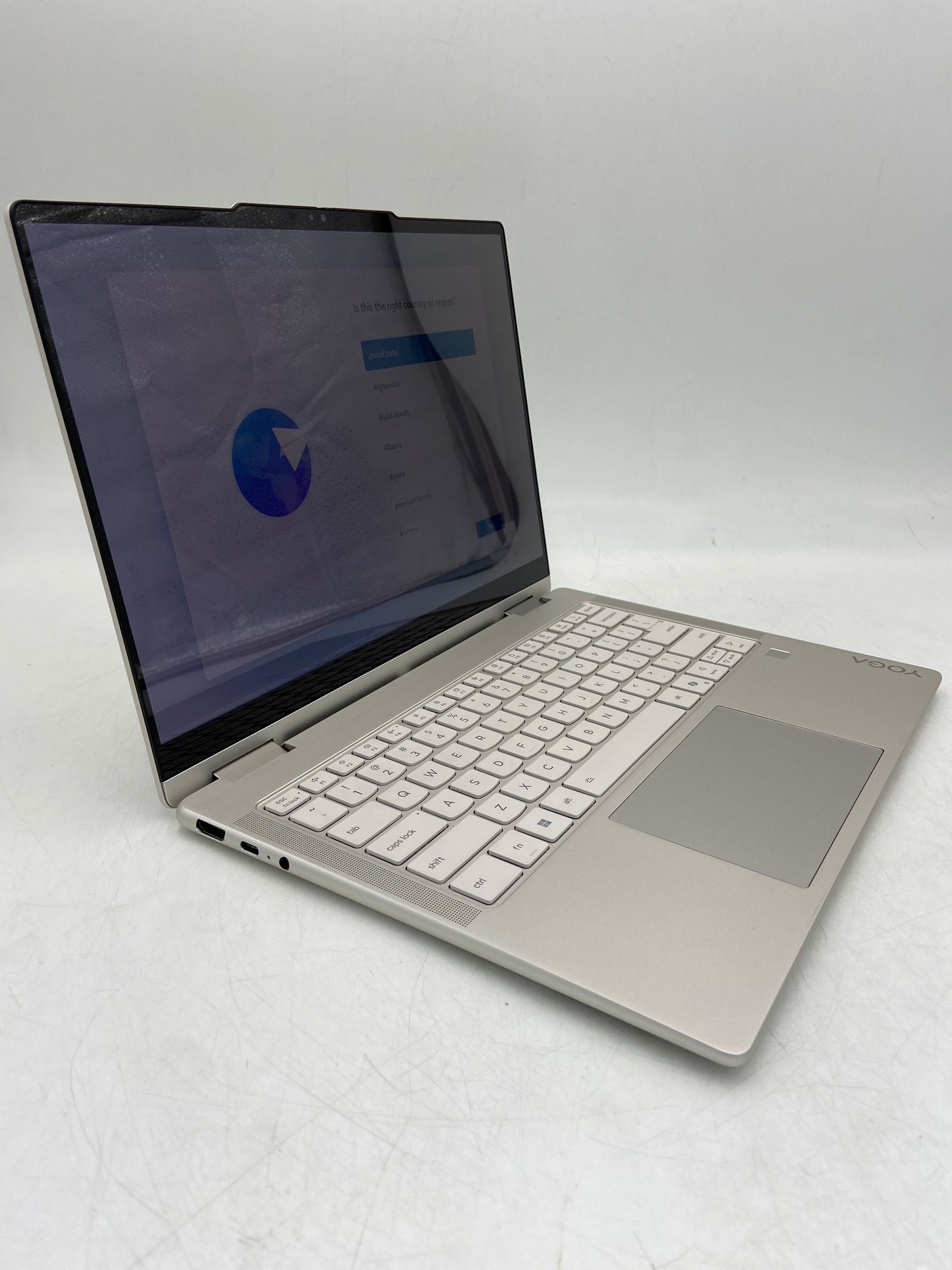 Lenovo Yoga 7 2-in-1 14AKP10 14" AMD Ryzen AI 5 340 2.0GHz 16GB RAM 512GB SSD AM D Radeon RX 7700S