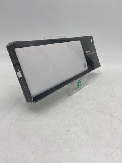 New Apple MacBook Rechargeable Battery A1185 White