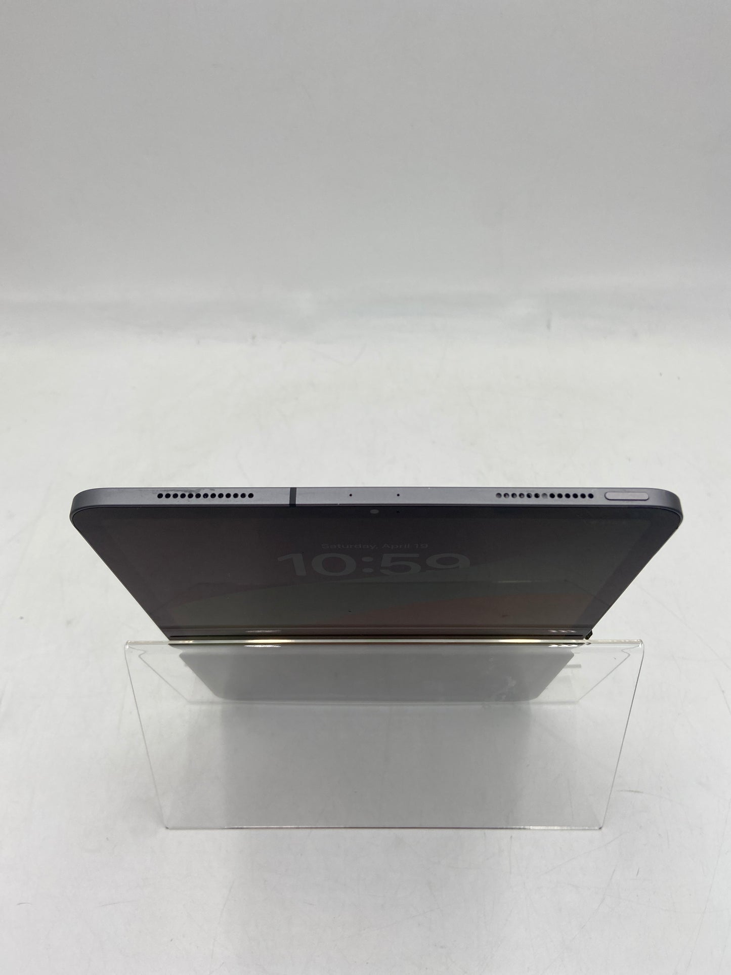 Unlocked Apple iPad Pro 11" 4th Gen 128GB 17.5.1 Space Gray