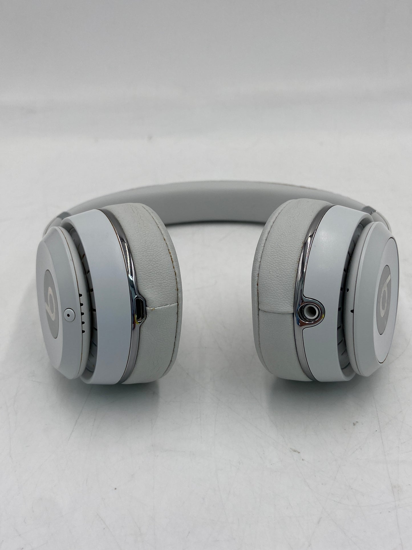 Beats Solo3 Wireless On-Ear Bluetooth Headphones White