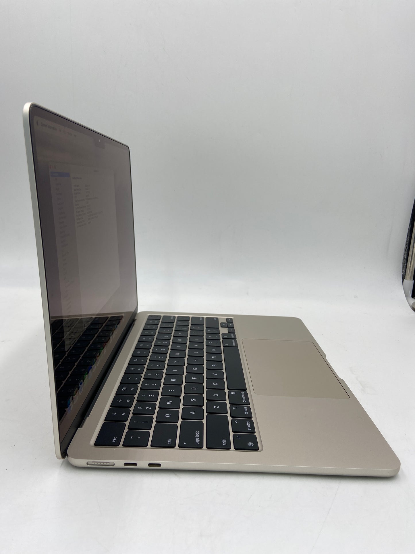 2022 Apple Macbook Air 13" M2 8C GPU 3.5GHz 8GB RAM 256GB SSD MLY13LL/A