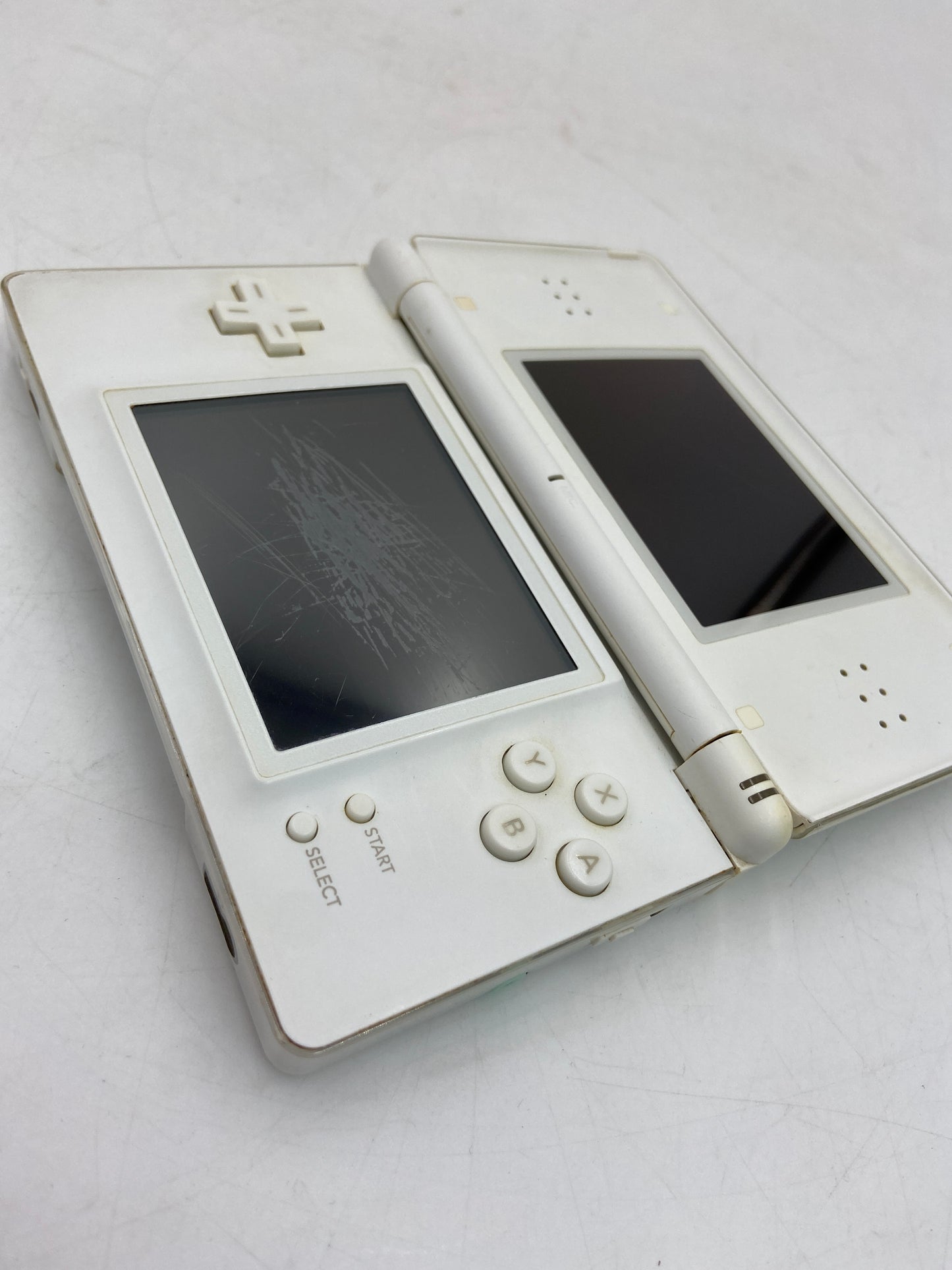 Broken Nintendo DS Lite Handheld Game Console Only USG-001 White - Does Not Read Games