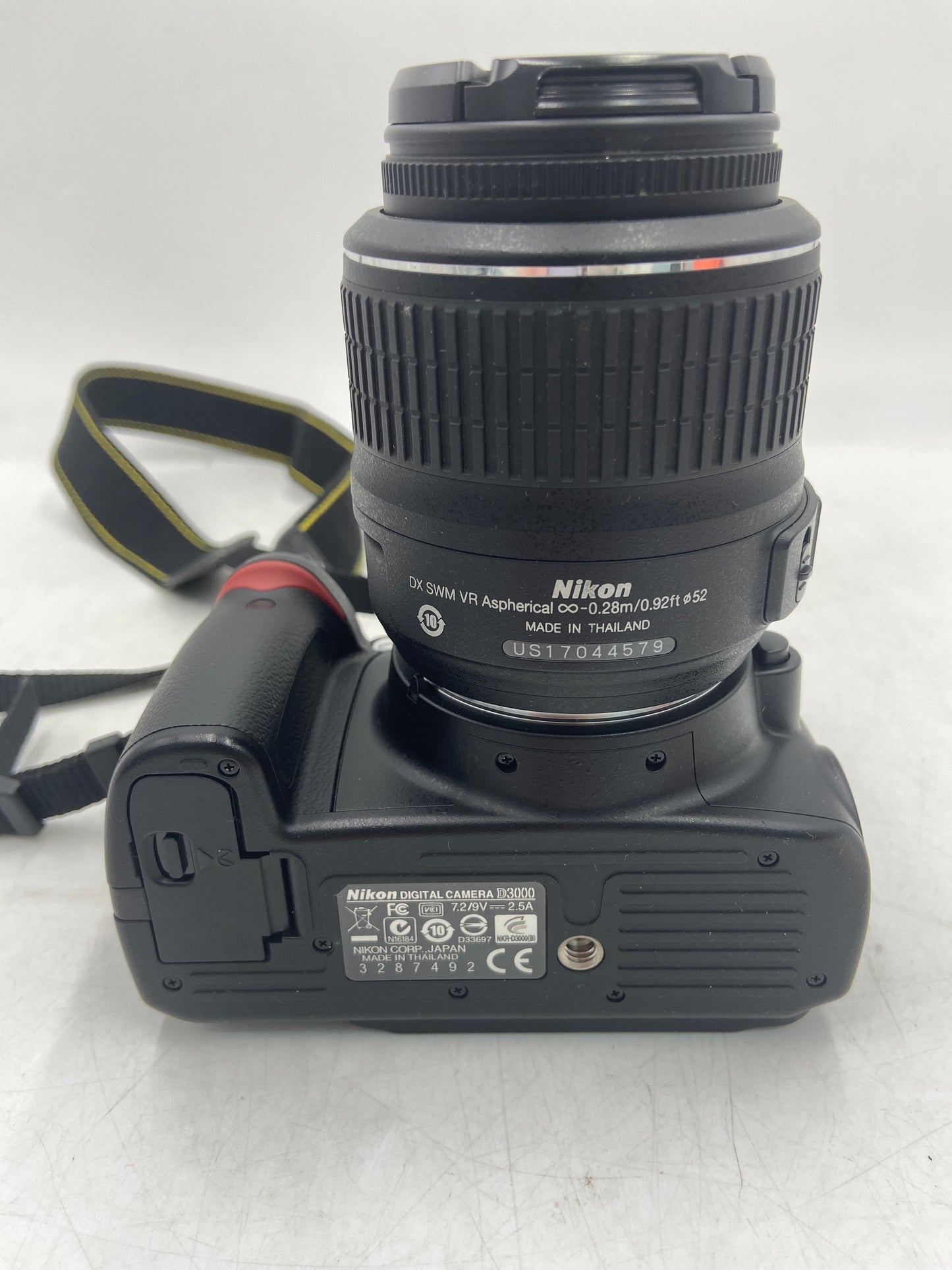 Nikon D3000 10.2MP Digital SLR DSLR Camera