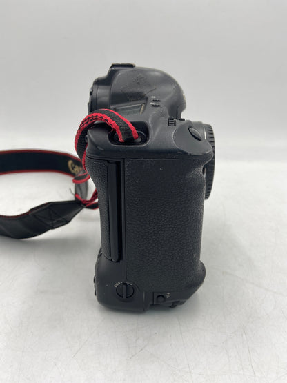 Canon EOS 1 DS Mark II 16.7MP Digital SLR DSLR Camera DS126081