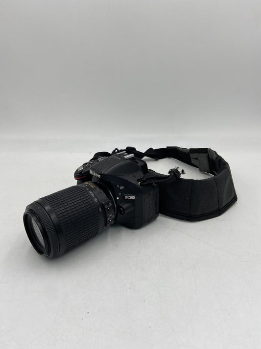 Nikon D5200 DSLR Camera