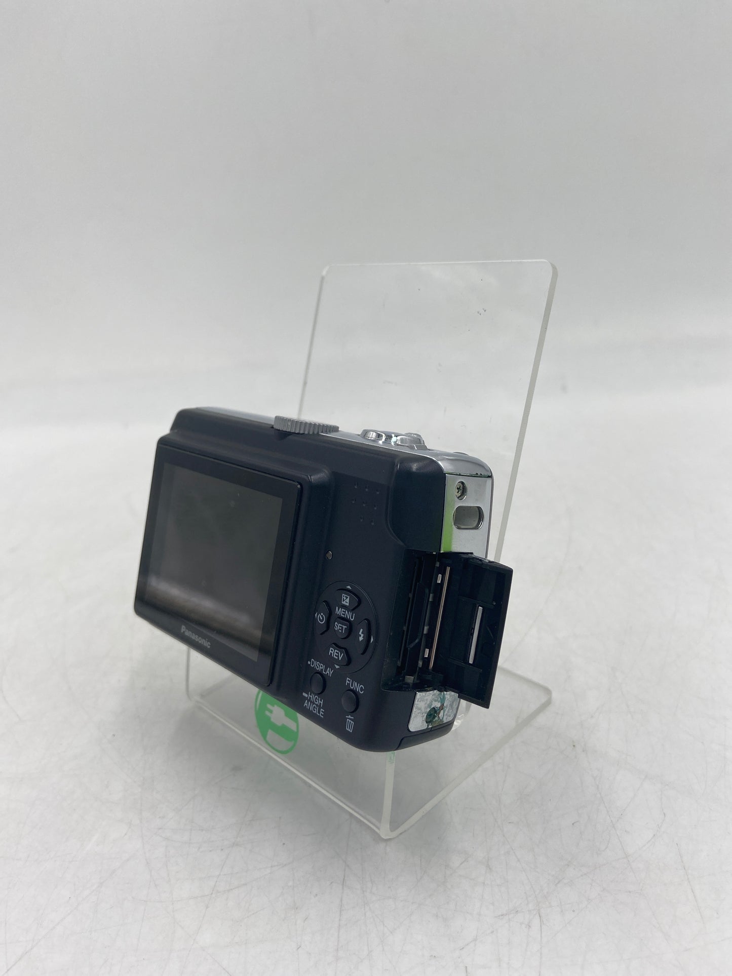 Broken Panasonic DMC-LZ7 DMC-LZ7 7.2MP Compact Digital Camera Battery Corrosion