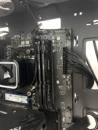 CyberPower Custom PC Black Ryzen 7 7700X 4.70GHz 16GB RAM 16GB SSD MSI GeForce RTX 4060 Ti Ventus 2X Black 8G OC