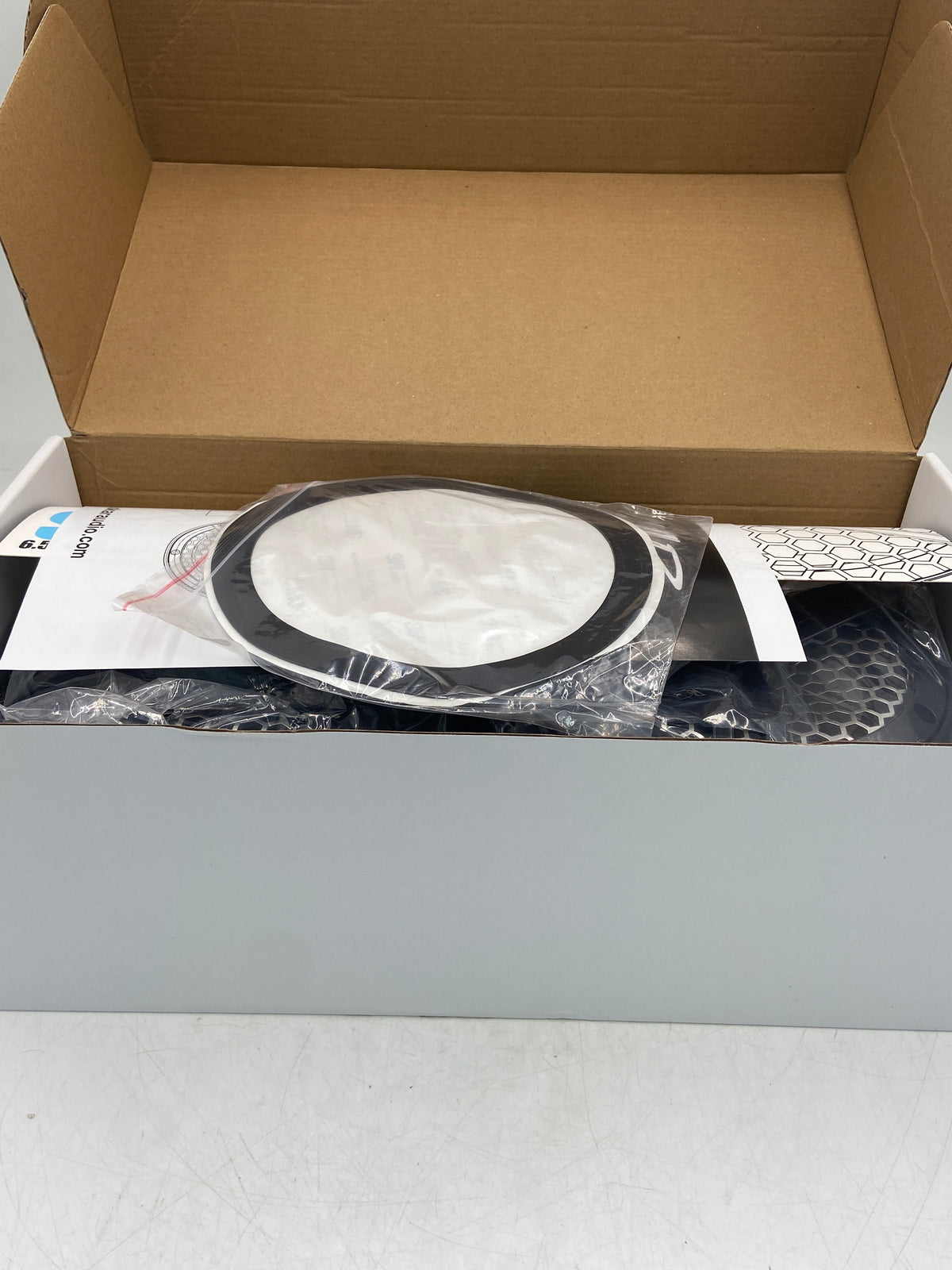 New Open Box Skar Audio 6.5" Full Range Marine Speakers 2-Way Full Range Tower Speaker Set SK65MB