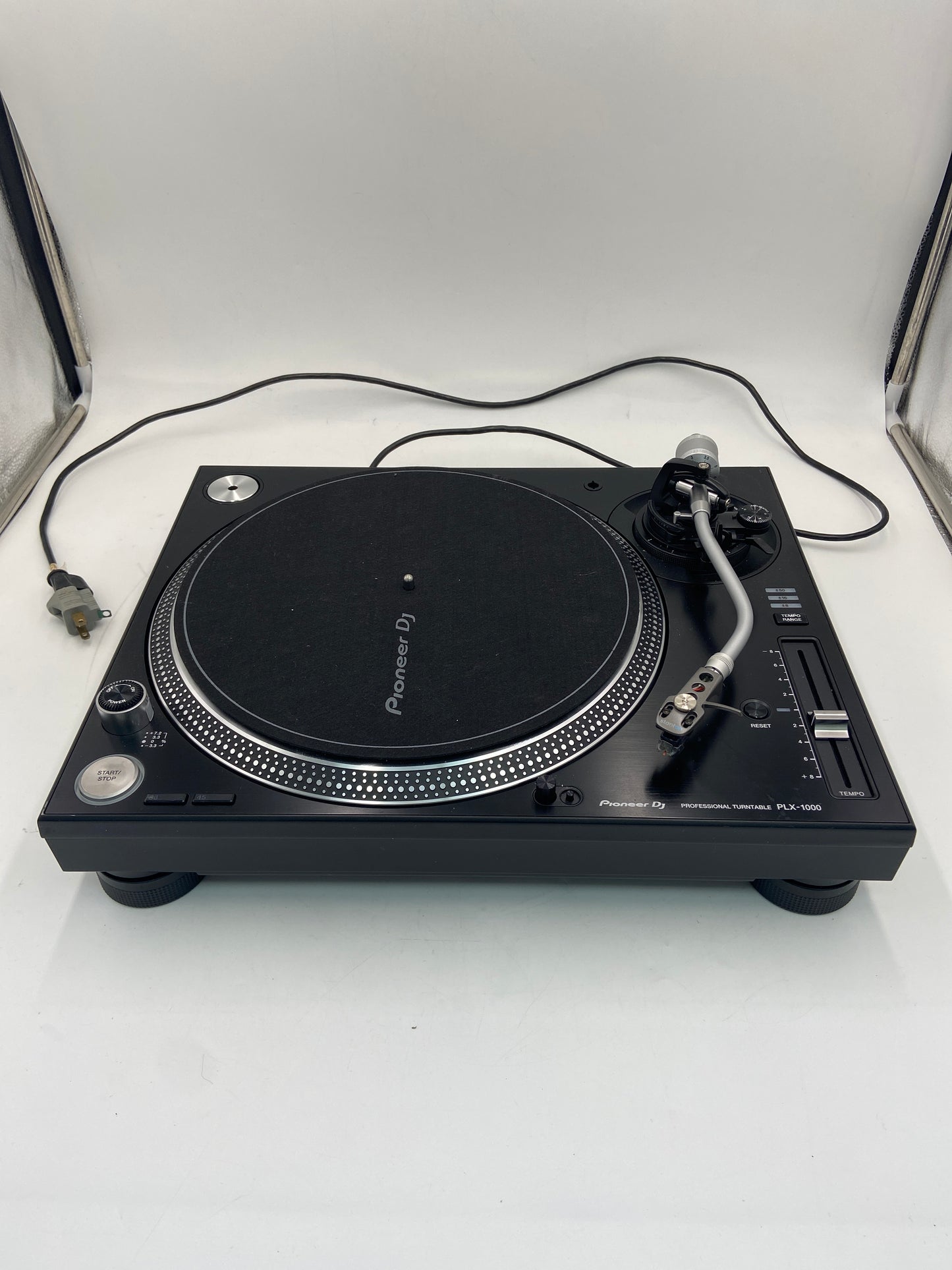 Pioneer PLX-1000 Turn Table