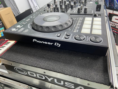 Pioneer DJ DDJ-800 2-channel DJ controller
