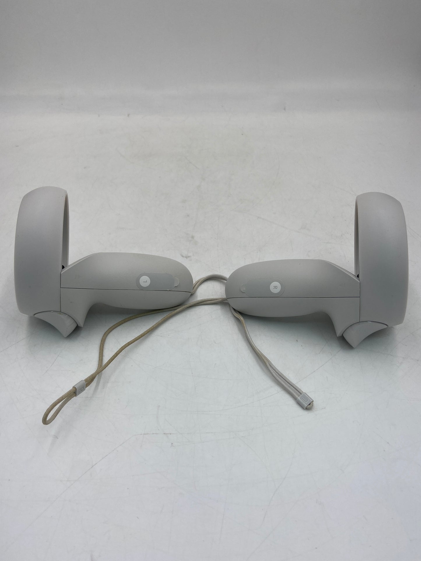 Oculus Meta Quest 2 Standalone All-in-One VR Headset KW49CM