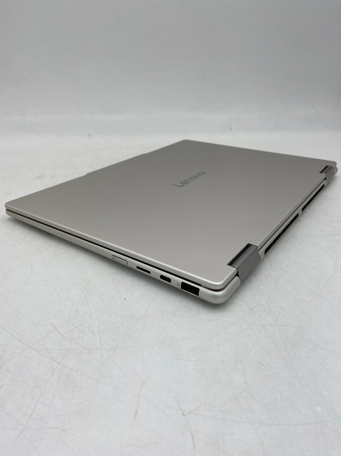 Lenovo Yoga 7 2-in-1 14AKP10 14" AMD Ryzen AI 5 340 2.0GHz 16GB RAM 512GB SSD AM D Radeon RX 7700S