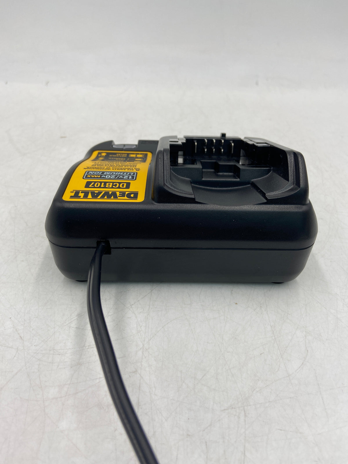 Dewalt DCB107 12V & 20V Max Li-ion Battery Charger