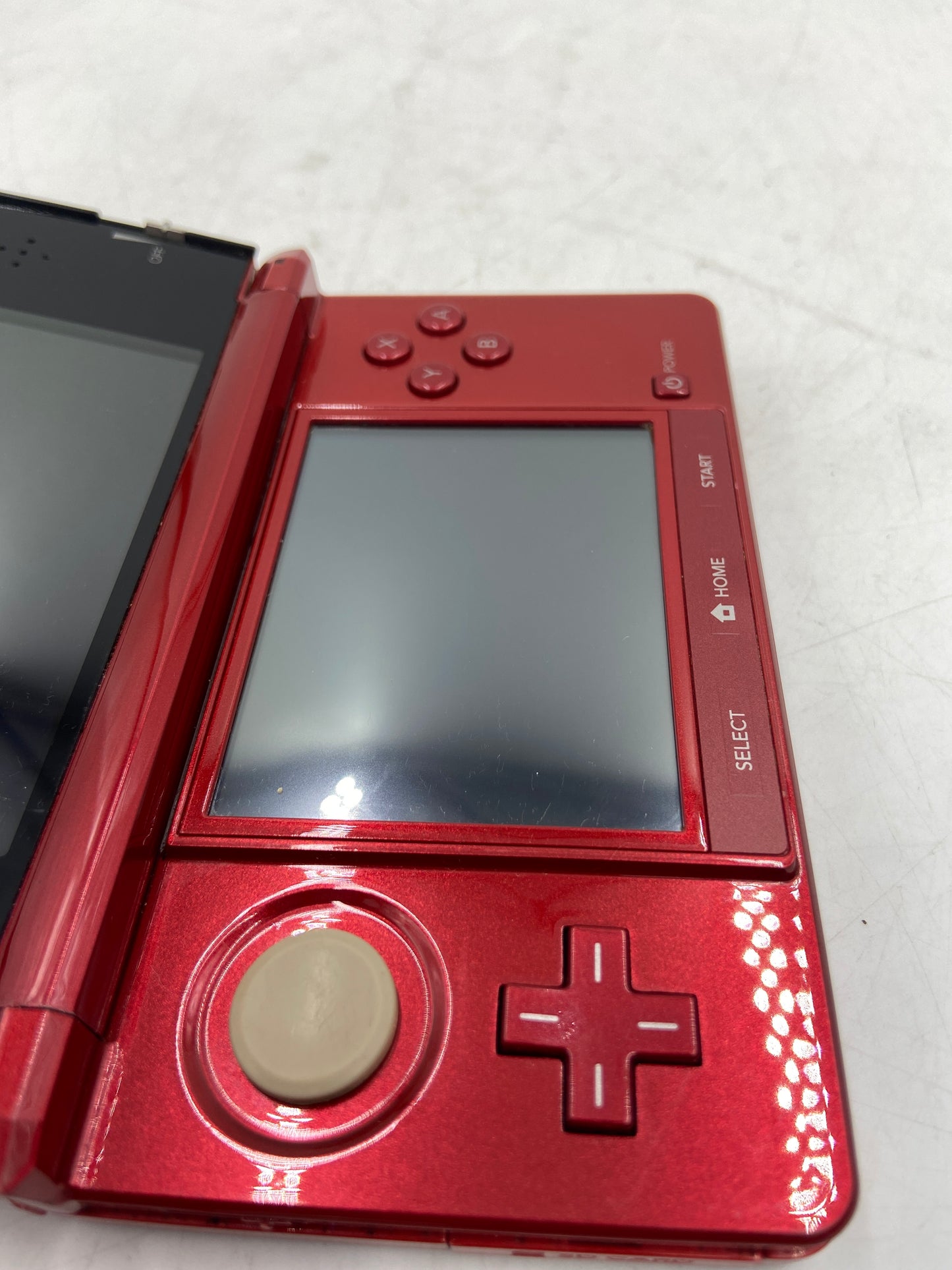 Nintendo 3DS Handheld Game Console CTR-001 Red
