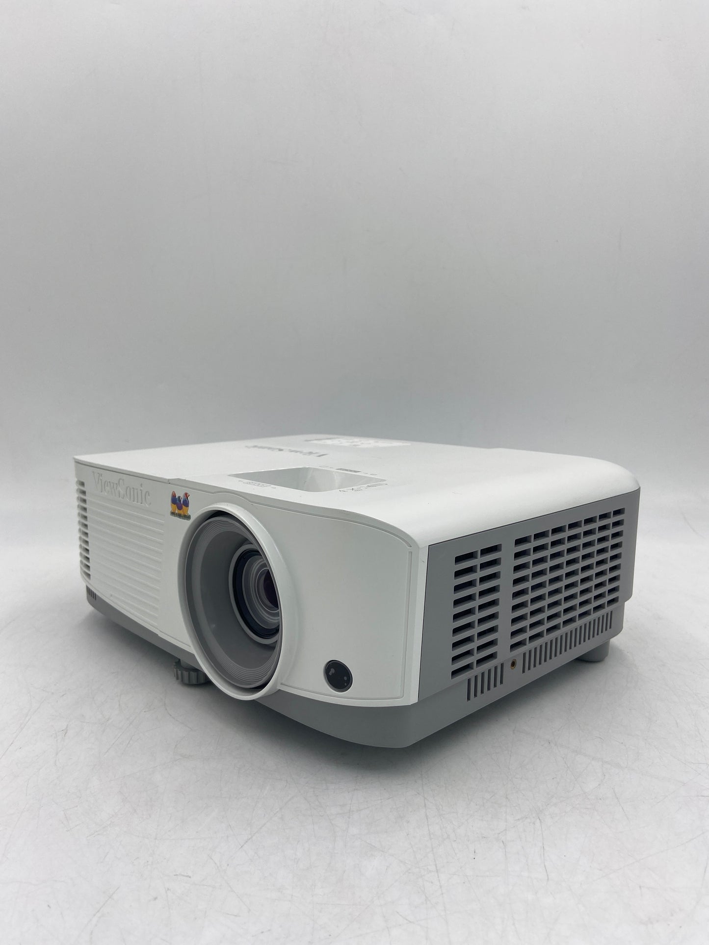 ViewSonic PG707X 1024 x 768 Pixels 1300 Ansi Lumens DLP Projector VS19090 (Device Only)