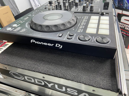 Pioneer DJ DDJ-800 2-channel DJ controller