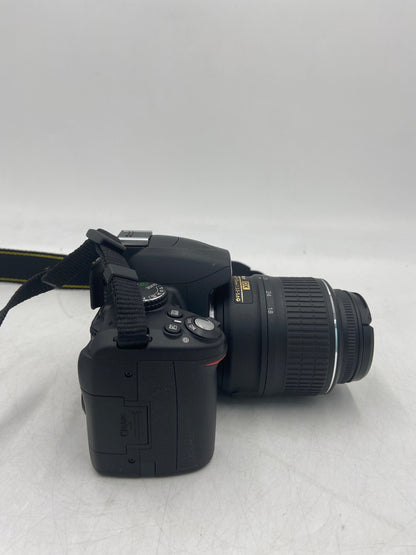 Nikon D3000 10.2MP Digital SLR DSLR Camera